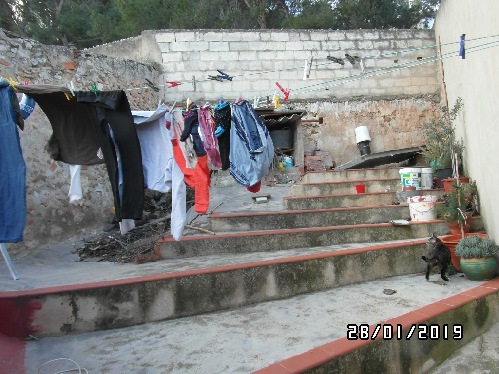 CASA INDEPENDIENTE EN EL CERRO DEL CASTILLO Y EN YECLA