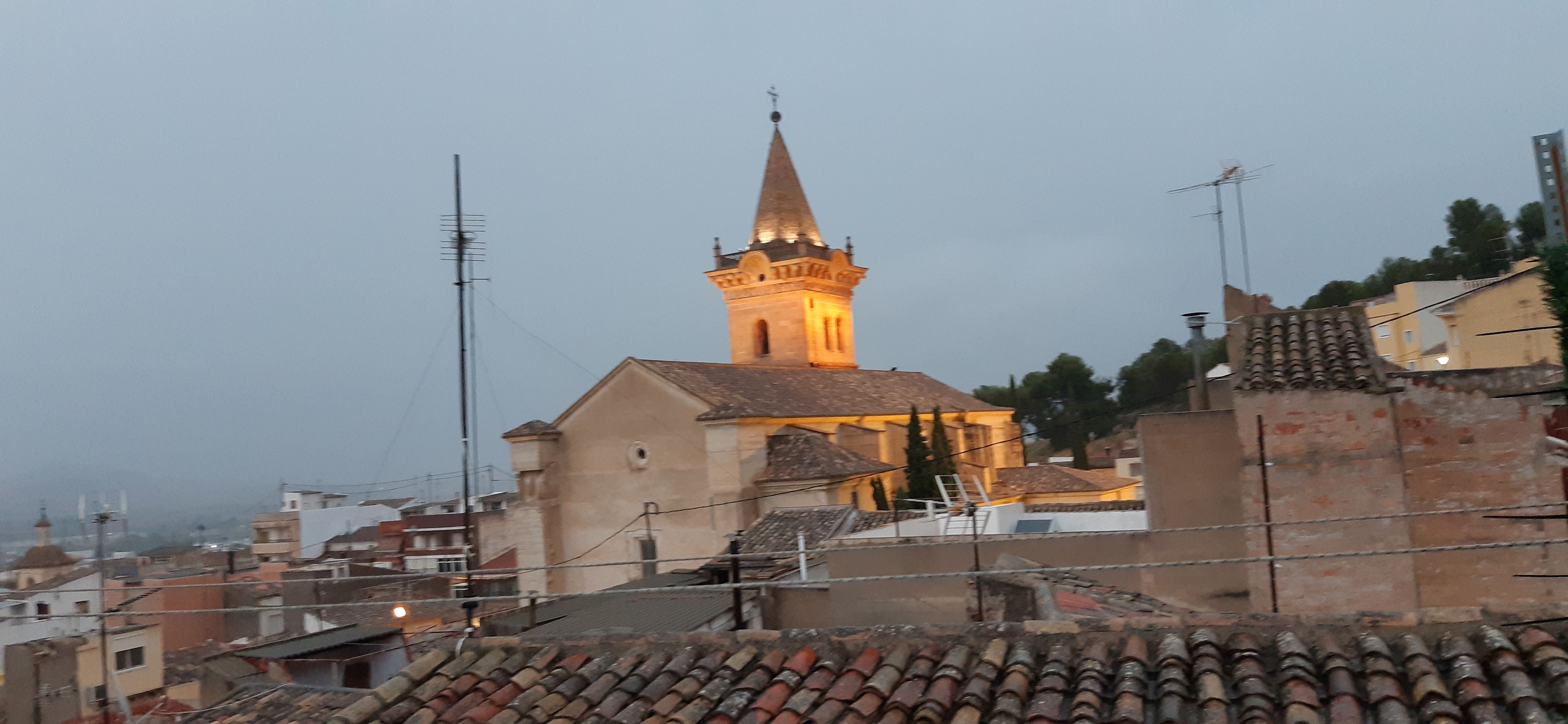 TERRENO RUSTICO A ORILLA DE LA CARRETERA DE CAUDETE Y EN YECLA