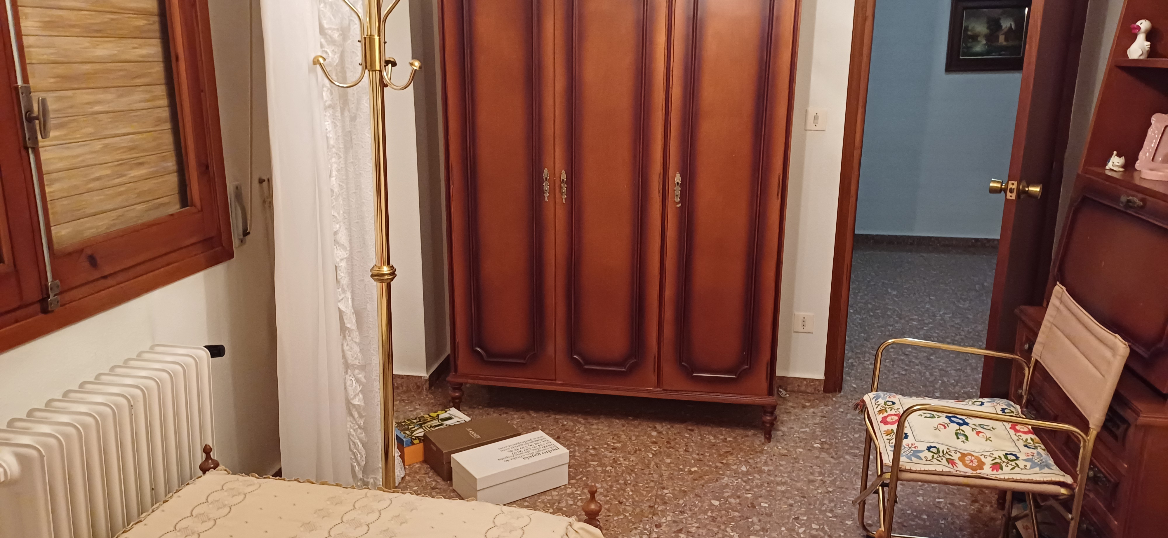 PISO MUY CENTRICO CON ASCENSOR Y EN YECLA