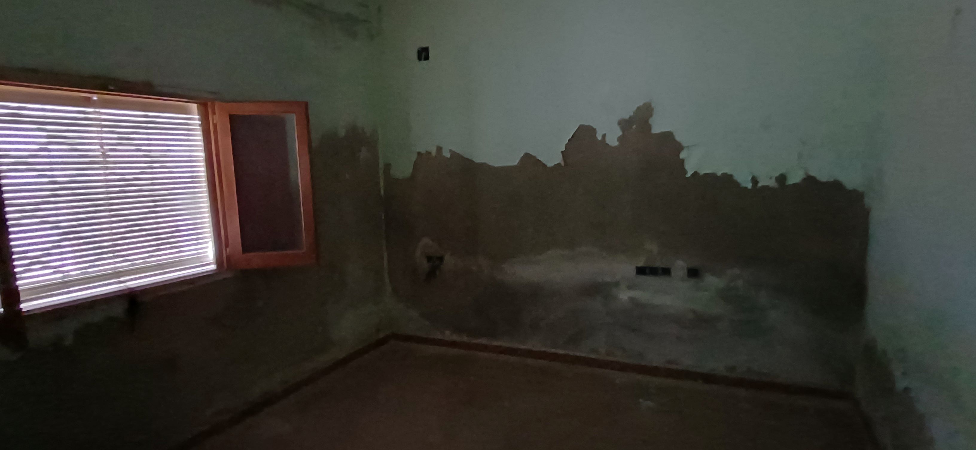 CASA PARA ACABAR DE OBRA ZONA DE LA IGLESIA VIEJA Y EN YECLA