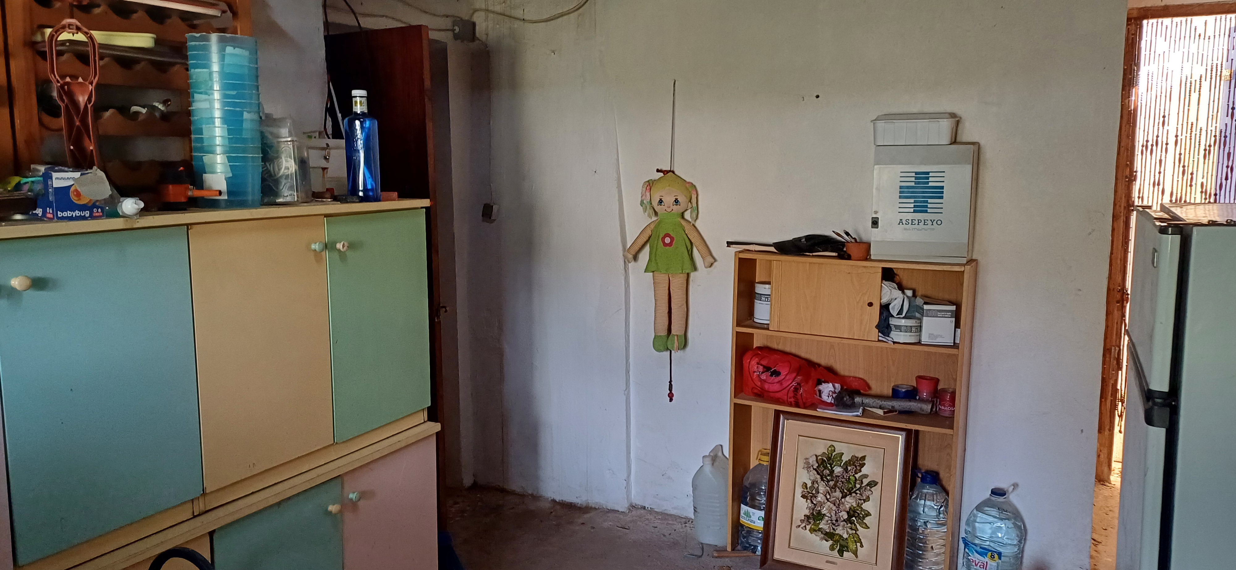 CHALET CON AGUA Y LUZ EN YECLA