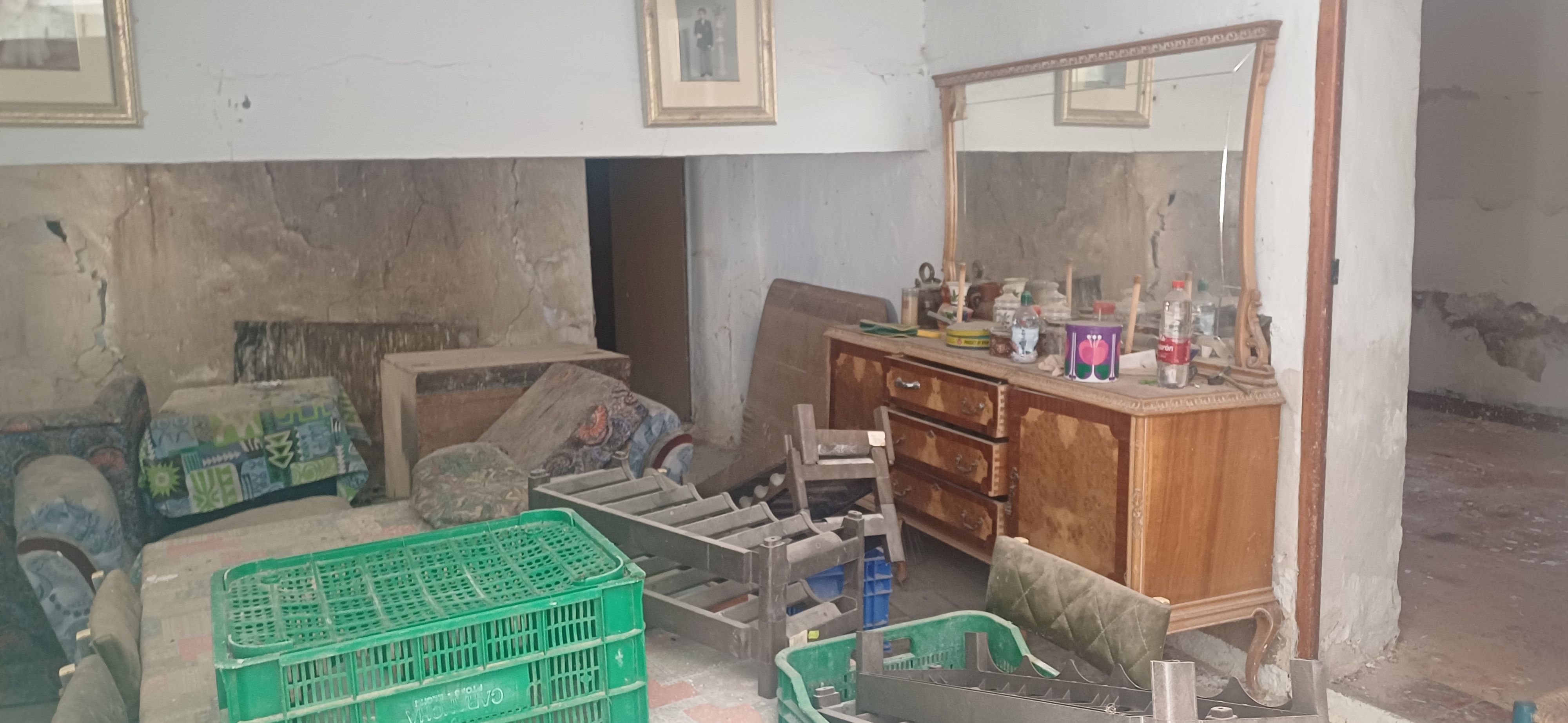 CAMPO CON CASA 157 METROS Y EN EL TERMINO DE YECLA