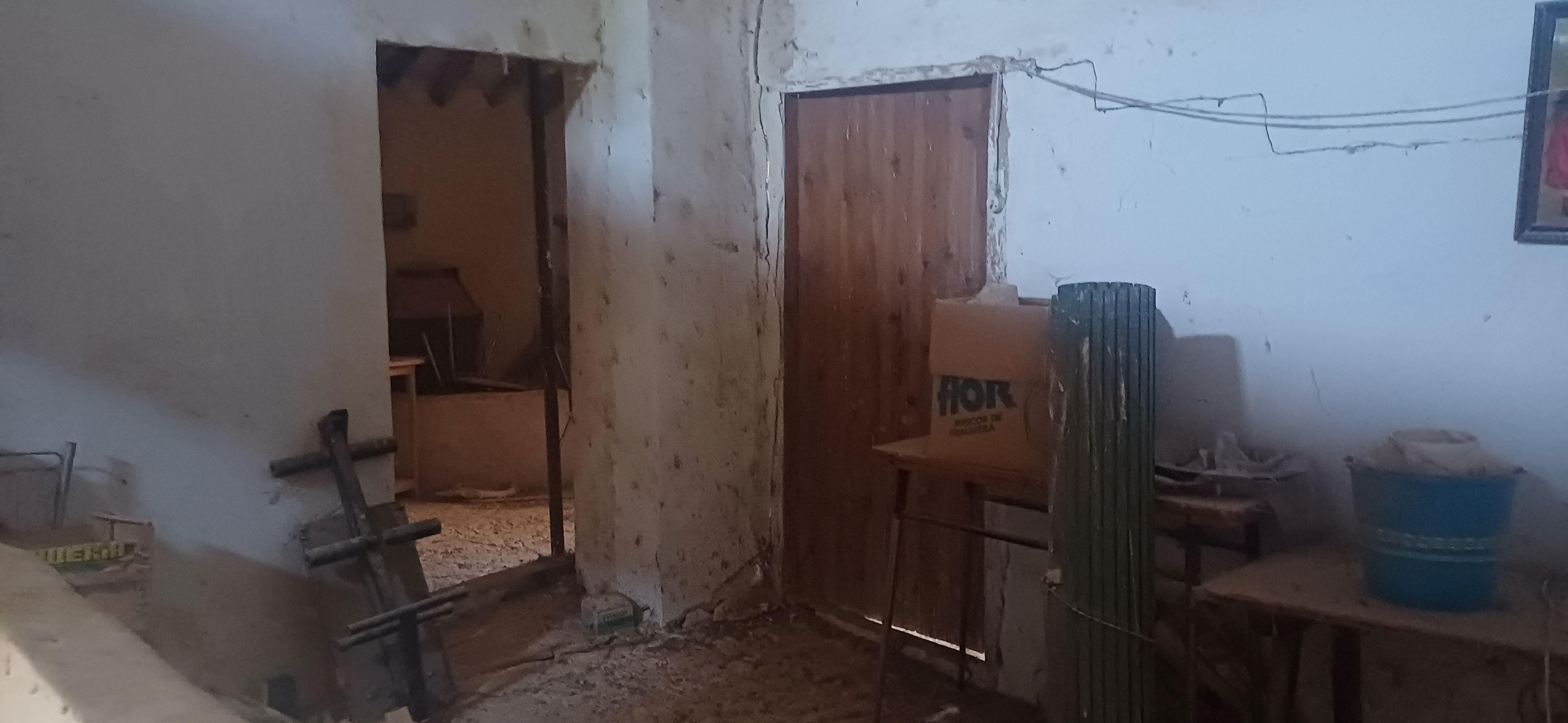 CAMPO CON CASA 157 METROS Y EN EL TERMINO DE YECLA