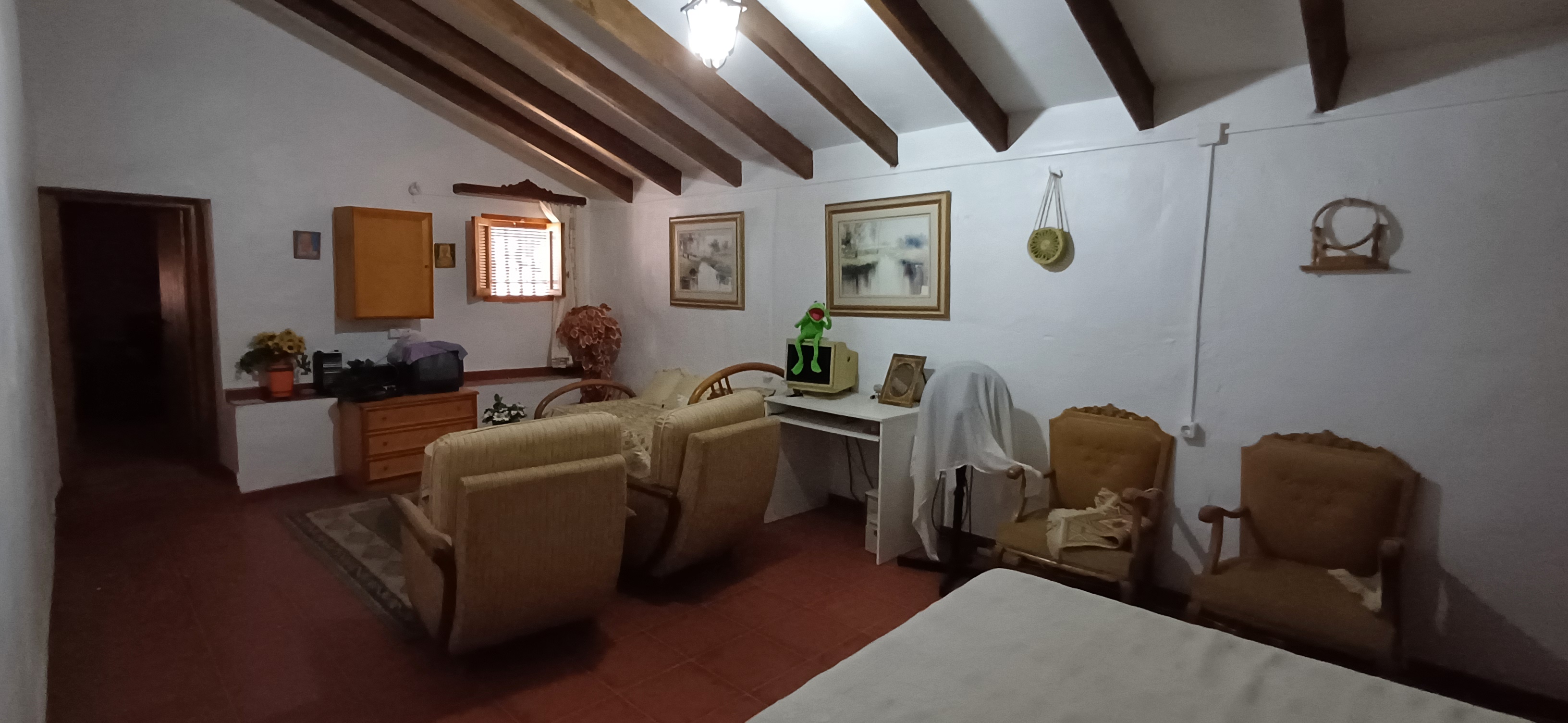 CASA DE CAMPO GRANDE,COCHERA CERRADA Y EN YECLA