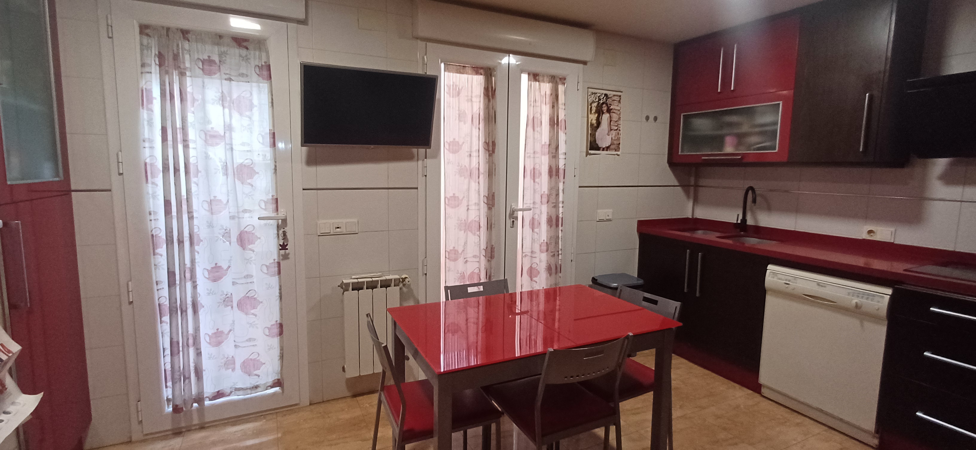 DUPLEX DE 200 MTS. EN ZONA RESIDENCIAL Y EN YECLA