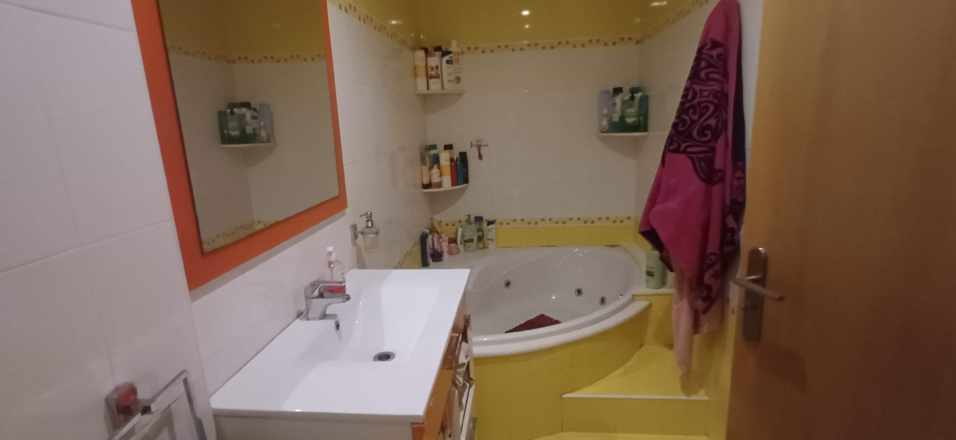 DUPLEX DE 200 MTS. EN ZONA RESIDENCIAL Y EN YECLA