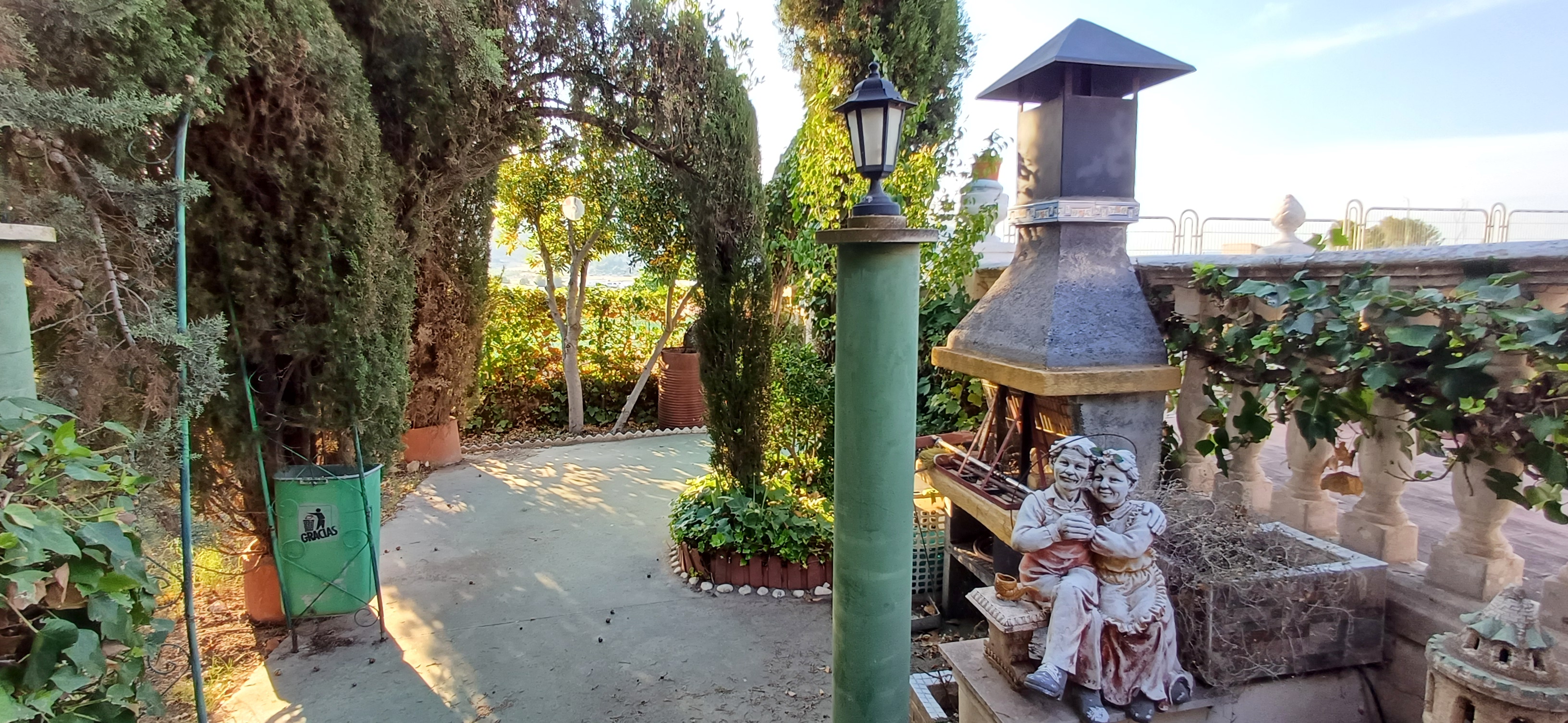 CHALET MUY CERCA DE YECLA PARA VIVIR TODO EL AÑO