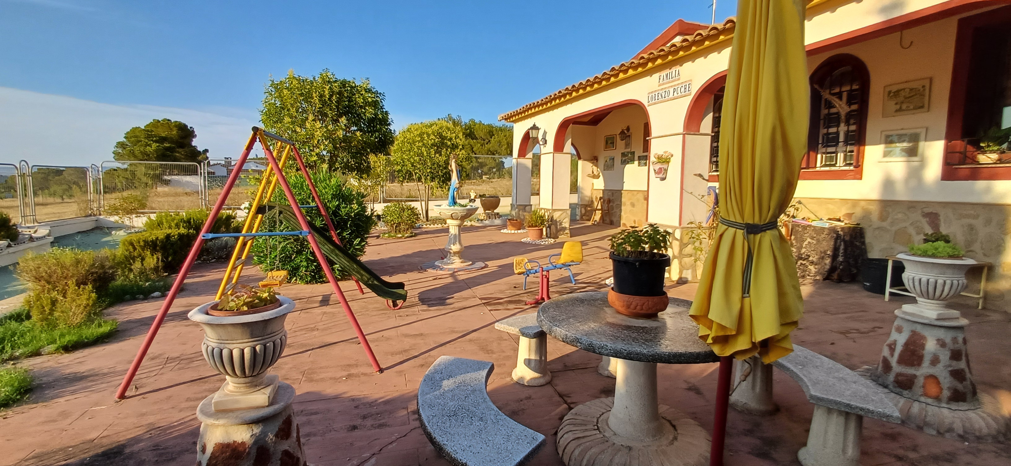 CHALET MUY CERCA DE YECLA PARA VIVIR TODO EL AÑO