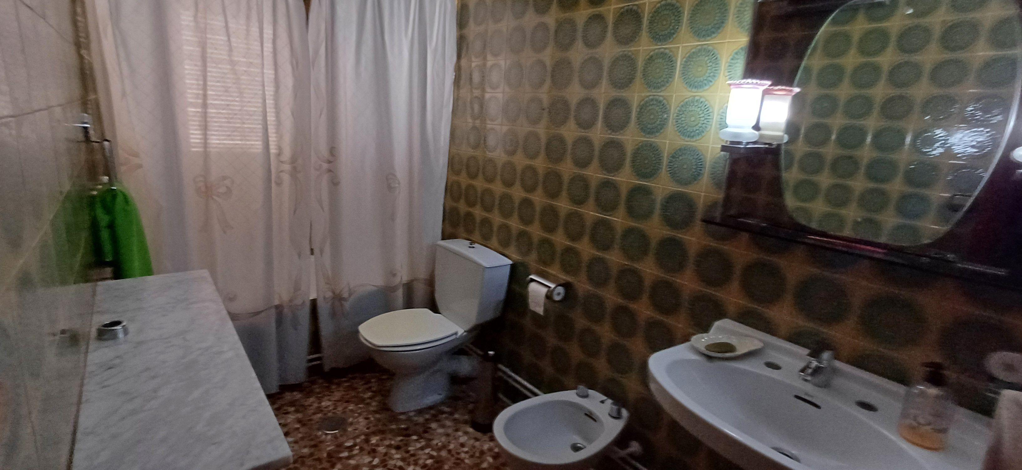 PISO CENTRICO AMUEBLADO PARA ENTRAR A VIVIR Y EN YECLA