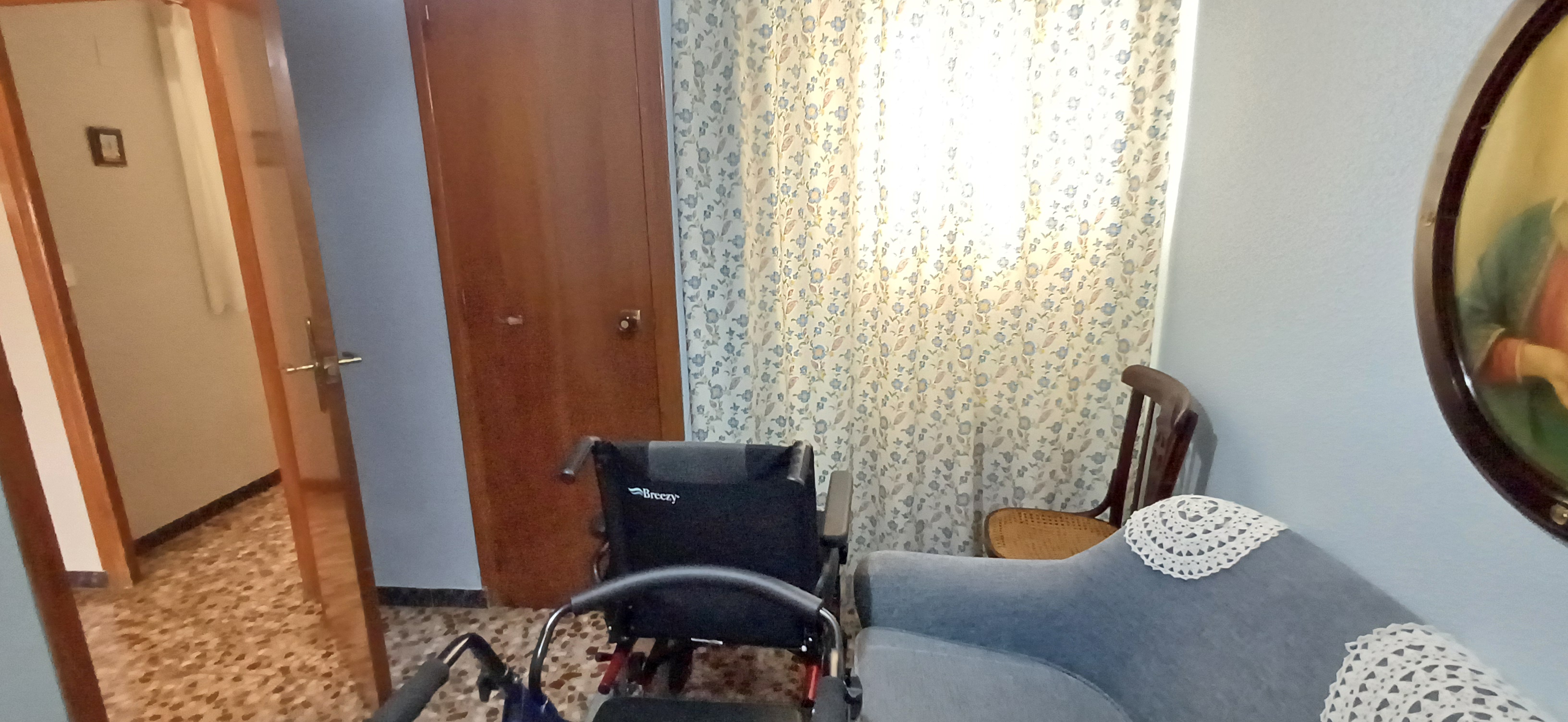 PISO CENTRICO AMUEBLADO PARA ENTRAR A VIVIR Y EN YECLA