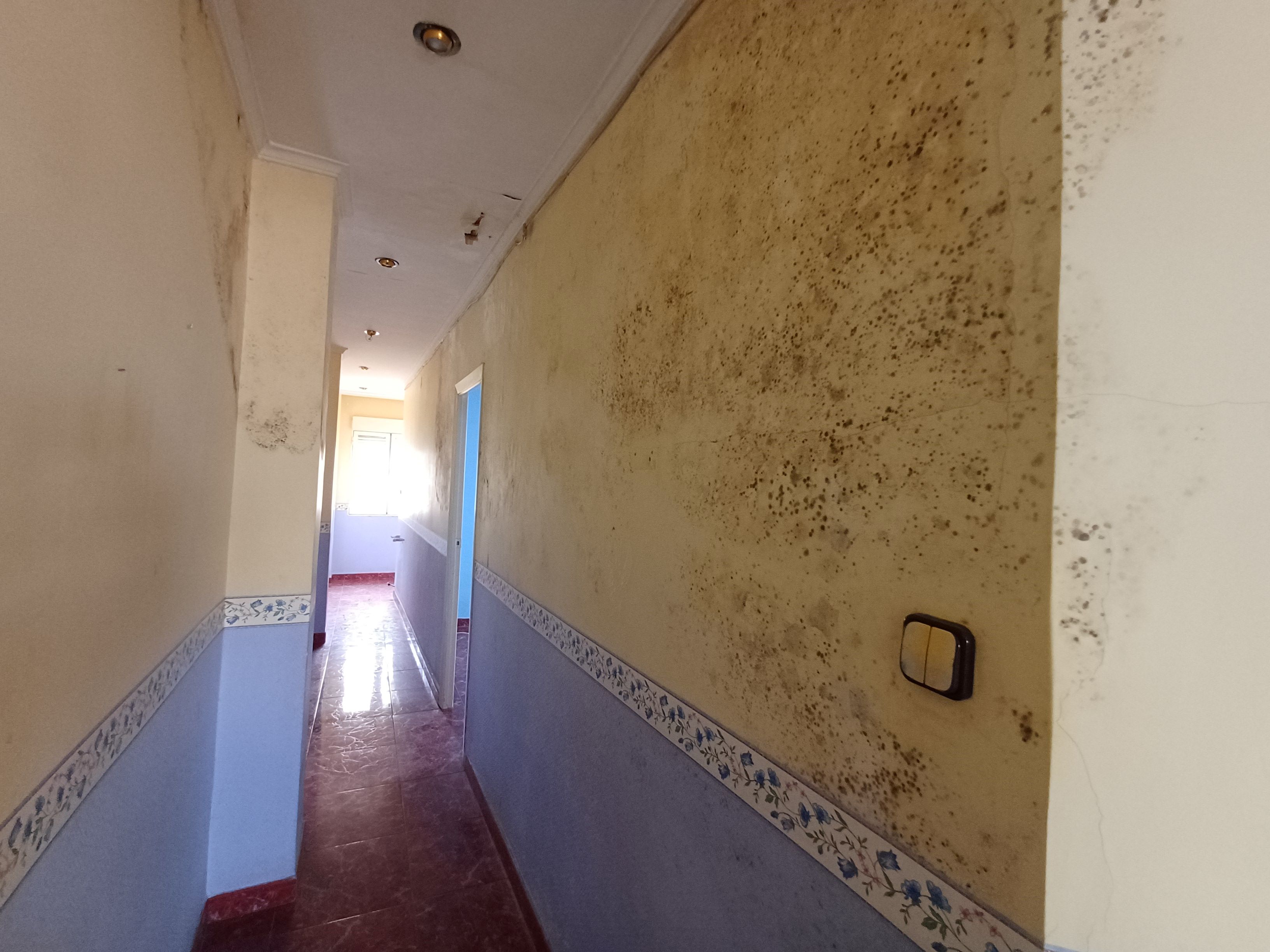 PISO EN CALLE COLON MUY CENTRICO Y EN YECLA