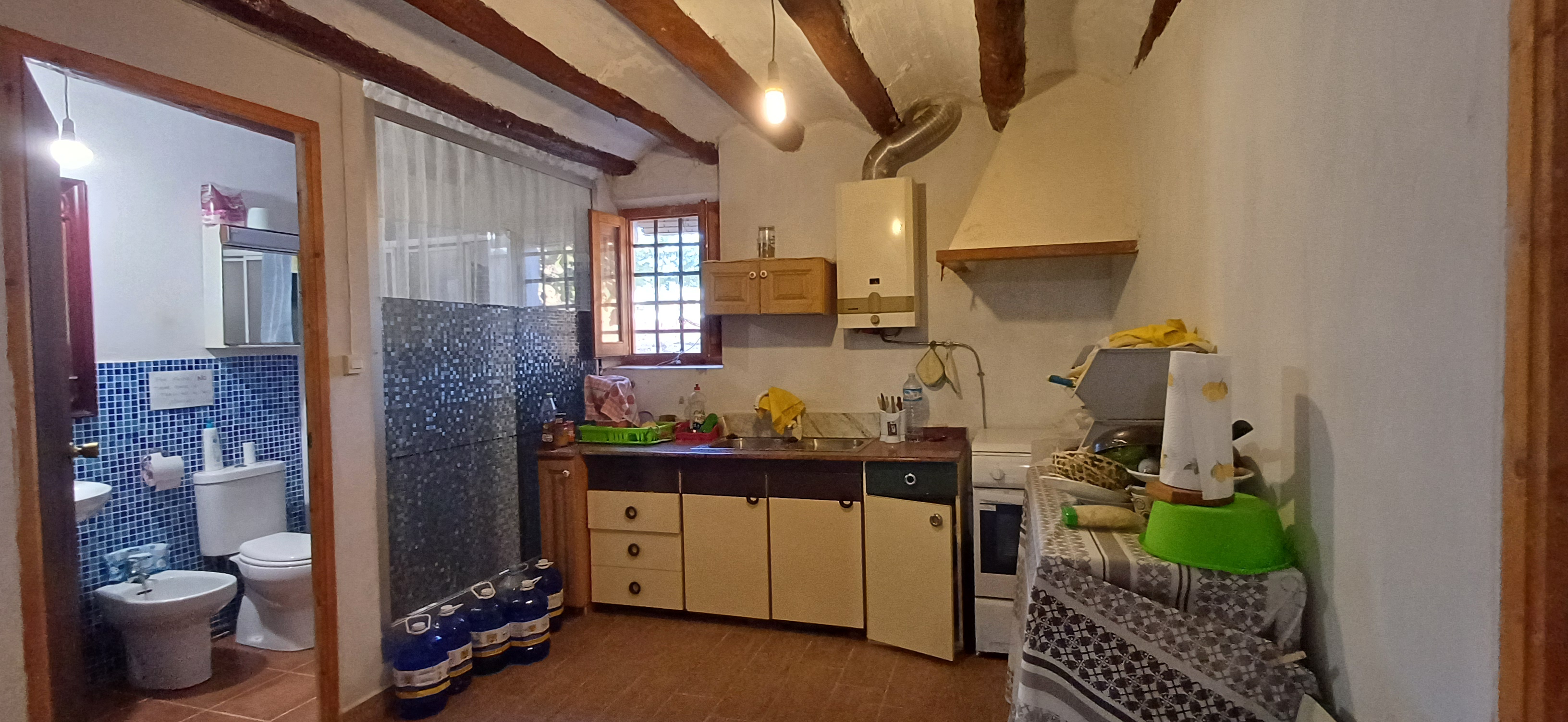 CASA DE CAMPO ADOSADA CON 2 COCHERAS CERRADAS INDEPENDIENTES Y EN YECLA