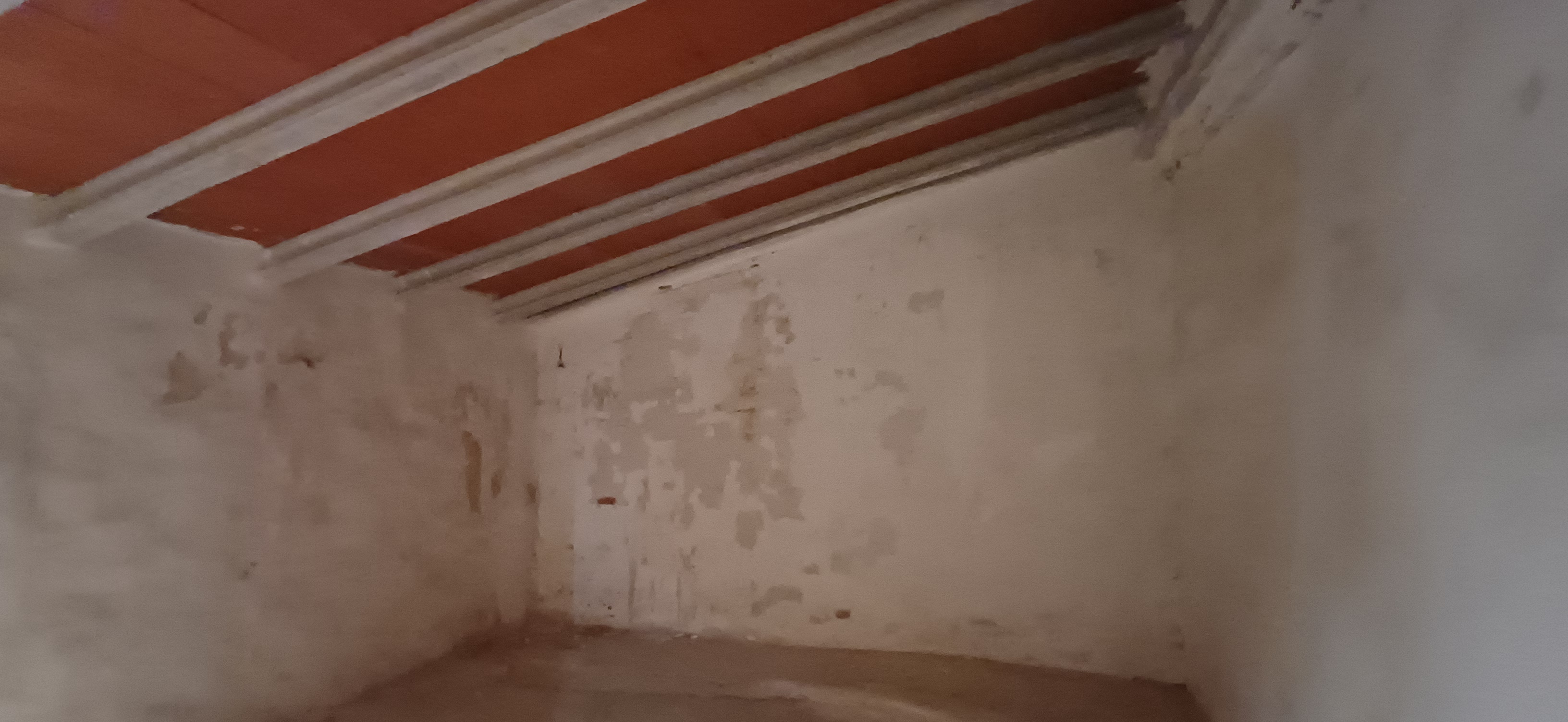 CASA DE CAMPO ADOSADA CON 2 COCHERAS CERRADAS INDEPENDIENTES Y EN YECLA