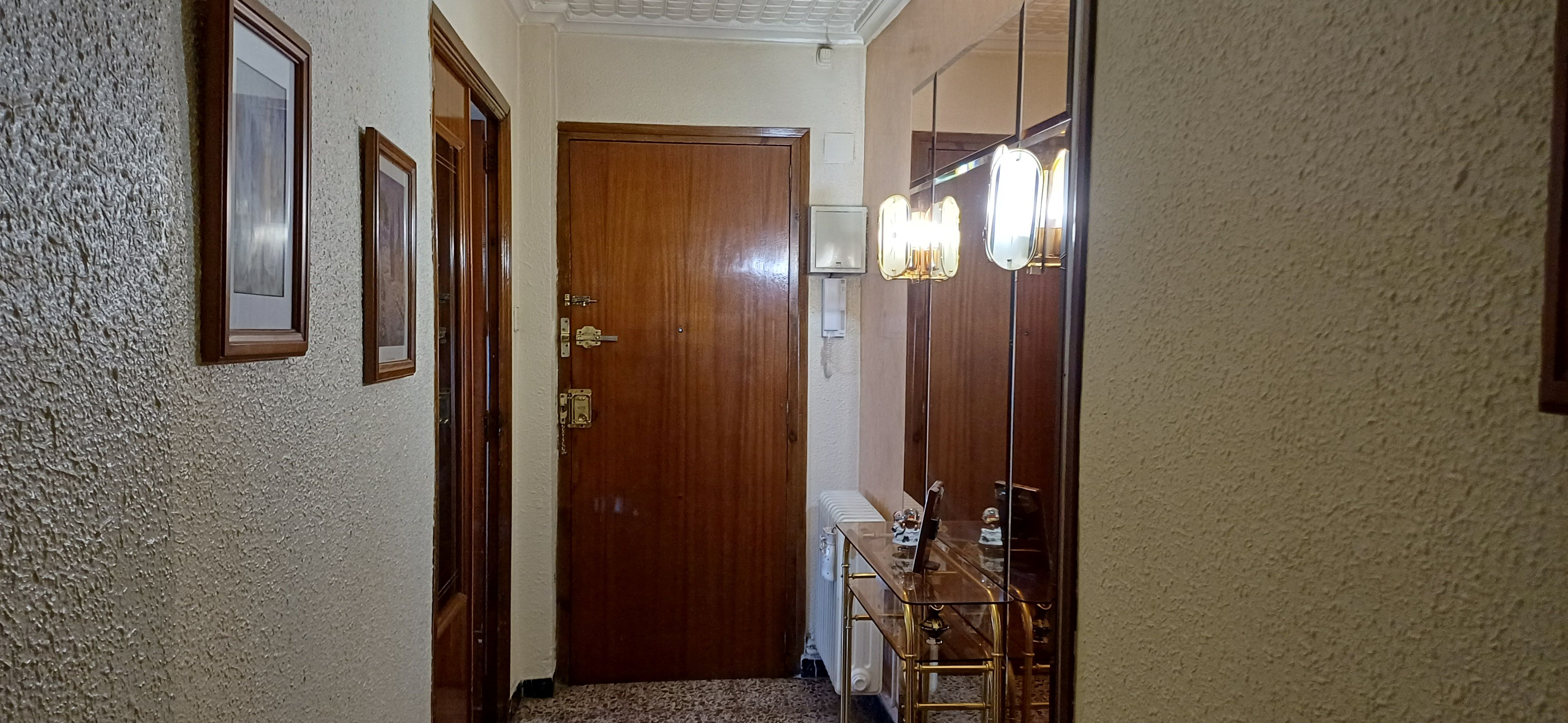 PISO GRANDE CERCA DE PLAZA DE SAN CAYETANO EN YECLA