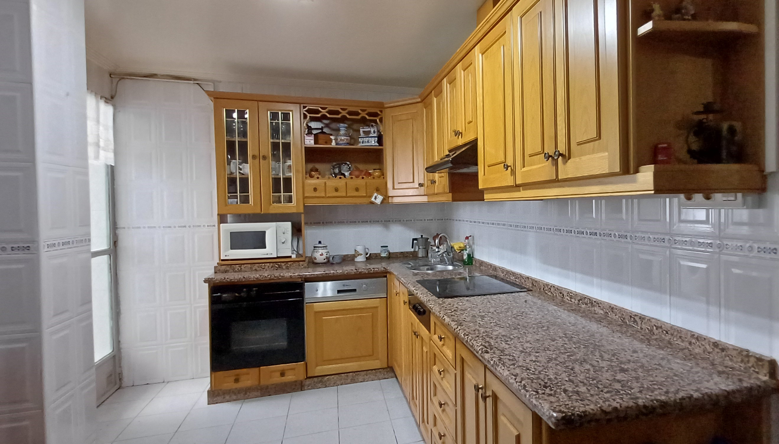 PISO GRANDE CERCA DE PLAZA DE SAN CAYETANO EN YECLA