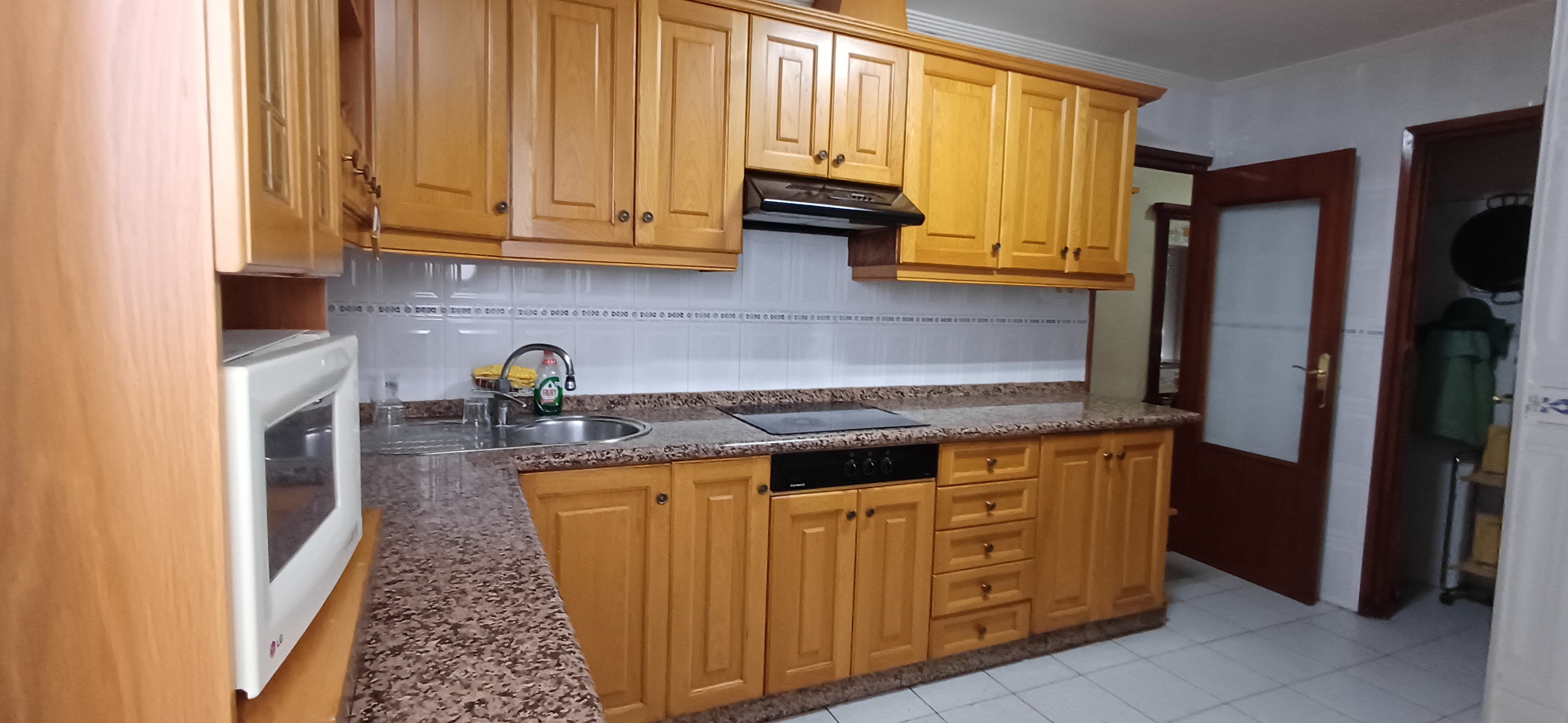 PISO GRANDE CERCA DE PLAZA DE SAN CAYETANO EN YECLA