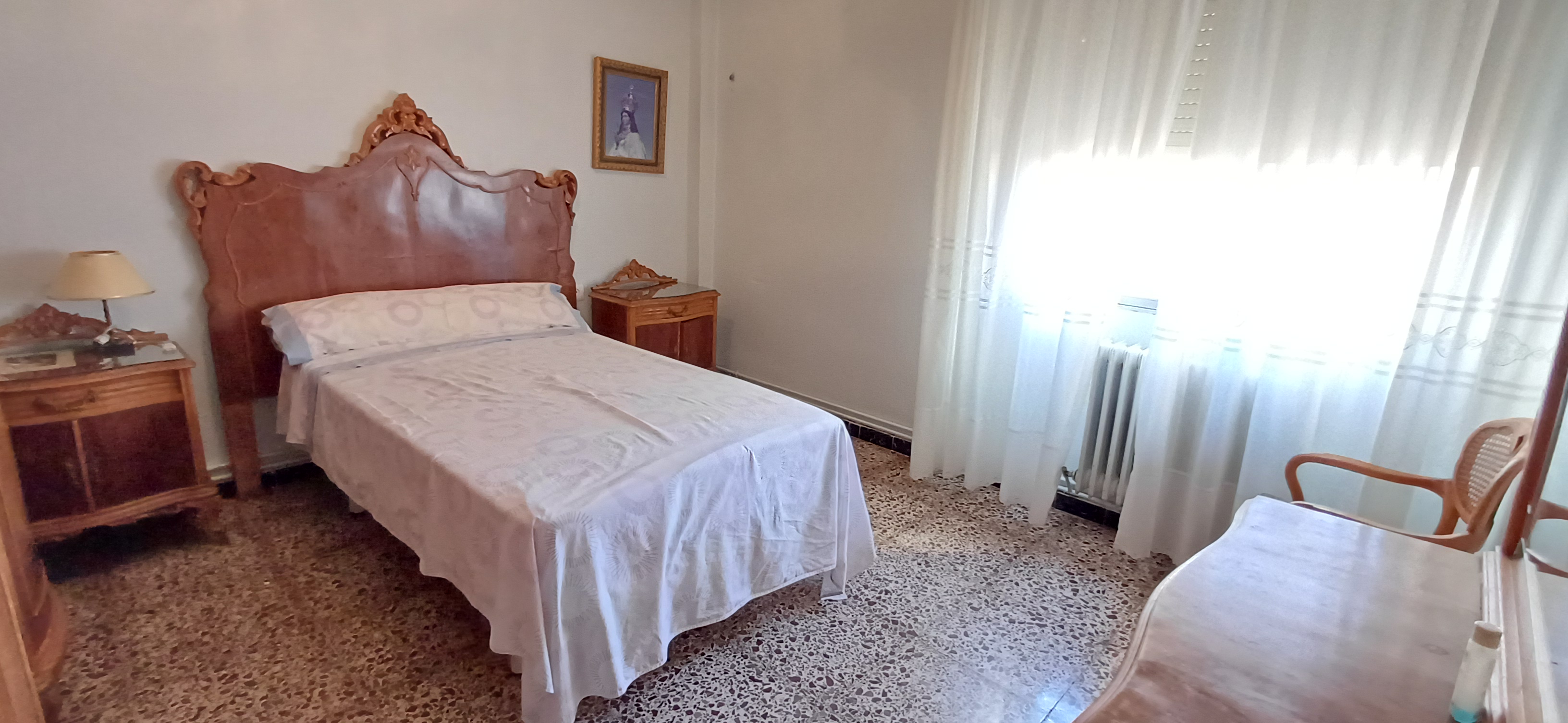 PISO GRANDE CERCA DE PLAZA DE SAN CAYETANO EN YECLA