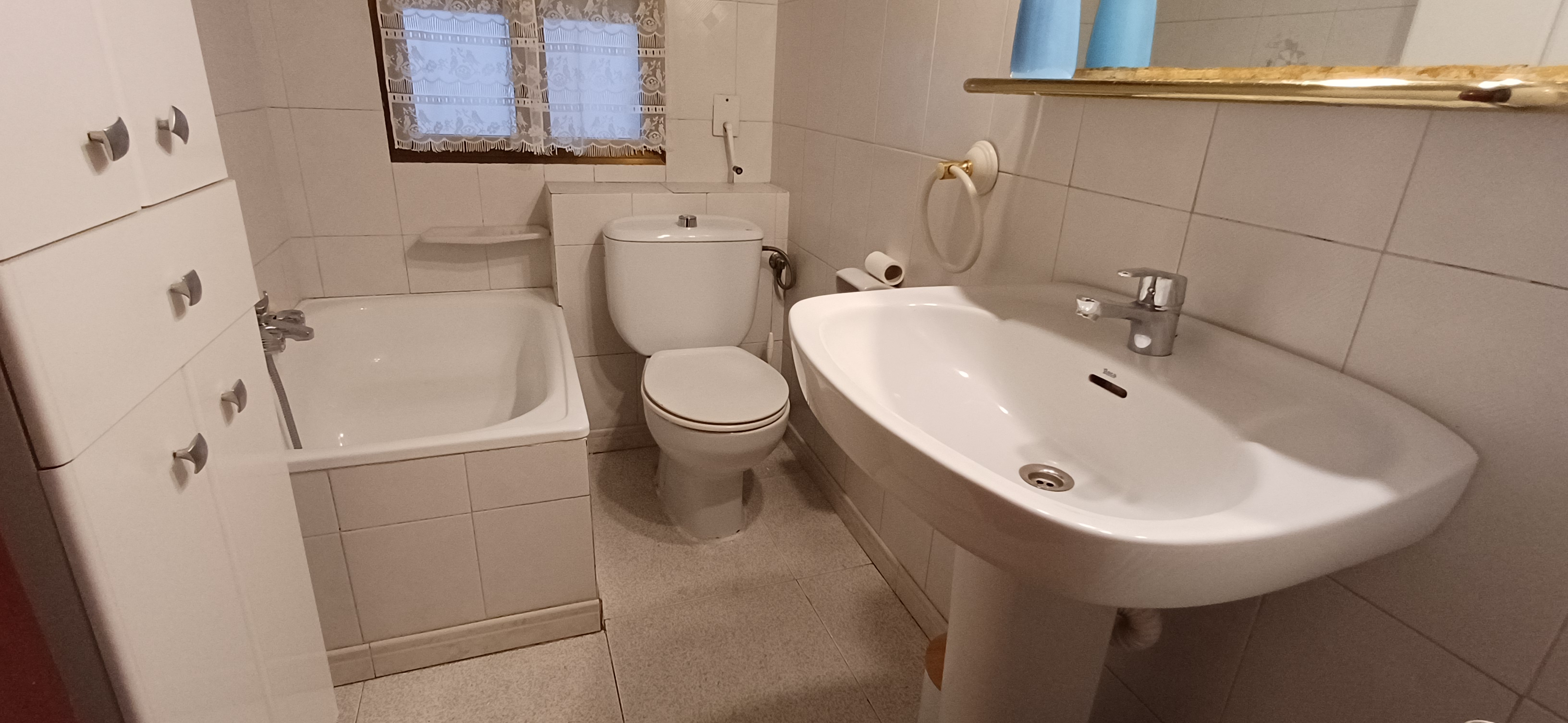 DUPLEX INDEPENDIENTE JUNTO A LA PLAZA DE SAN CAYETANO Y EN YECLA