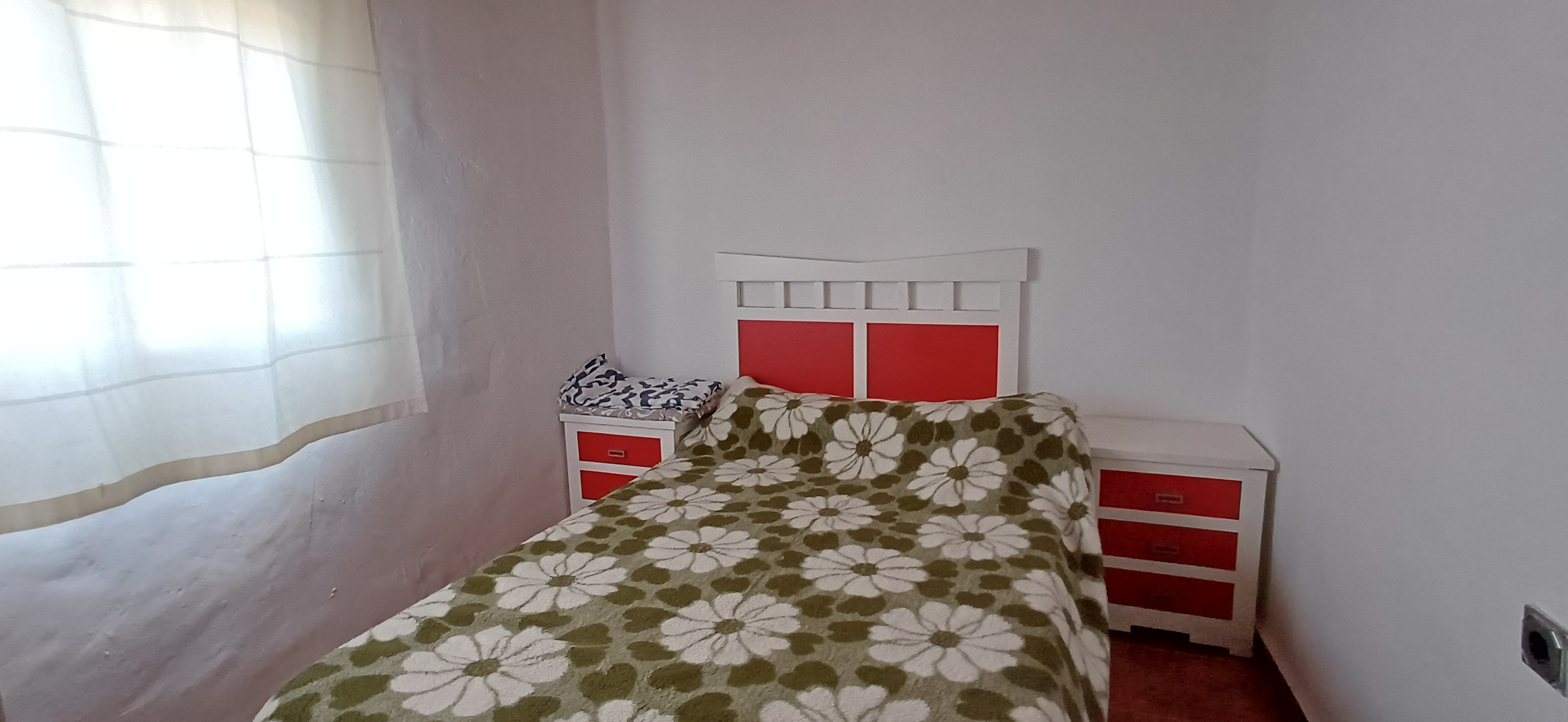 CHALET PARA VIVIR TODO EL AÑO Y EN YECLA