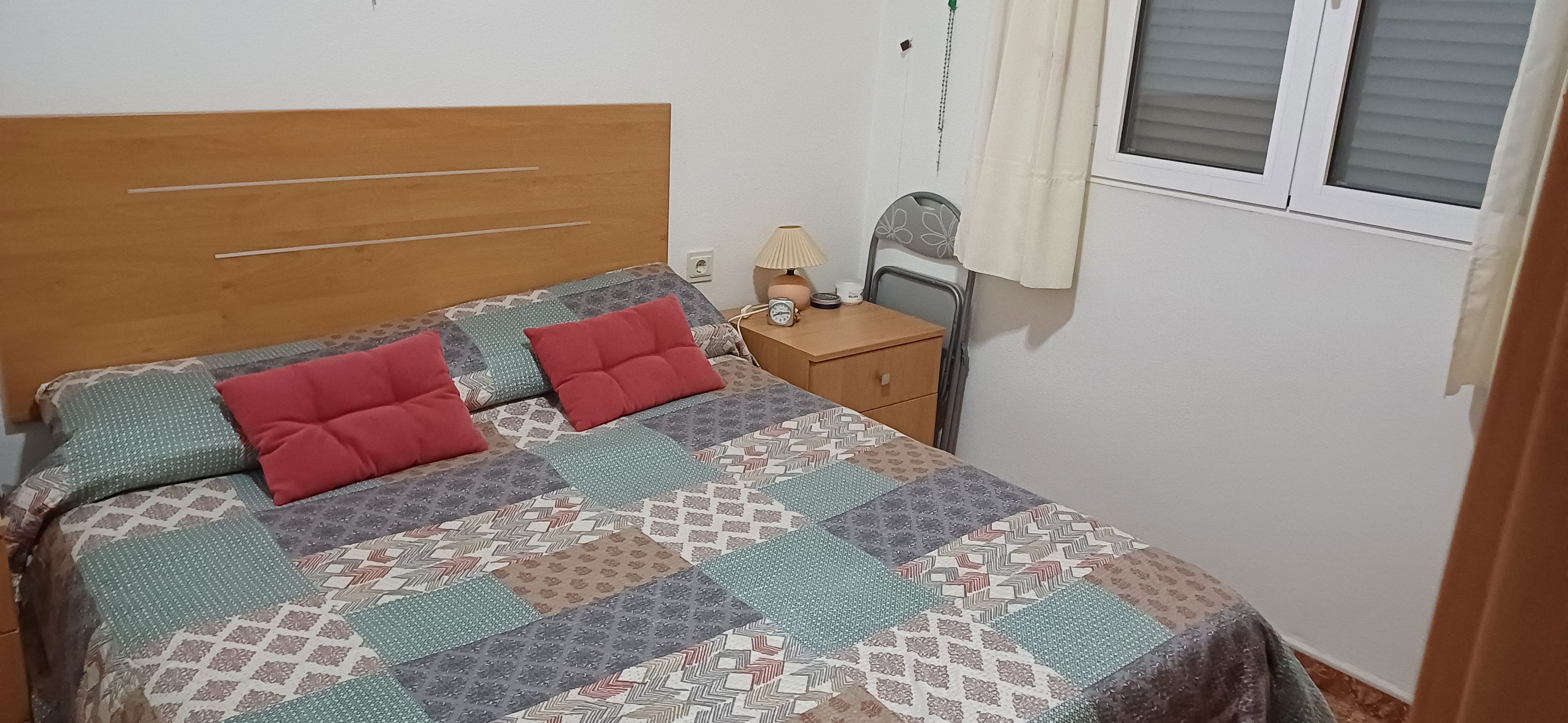 CHALET PARA VIVIR TODO EL AÑO Y MUY CERCA DE YECLA