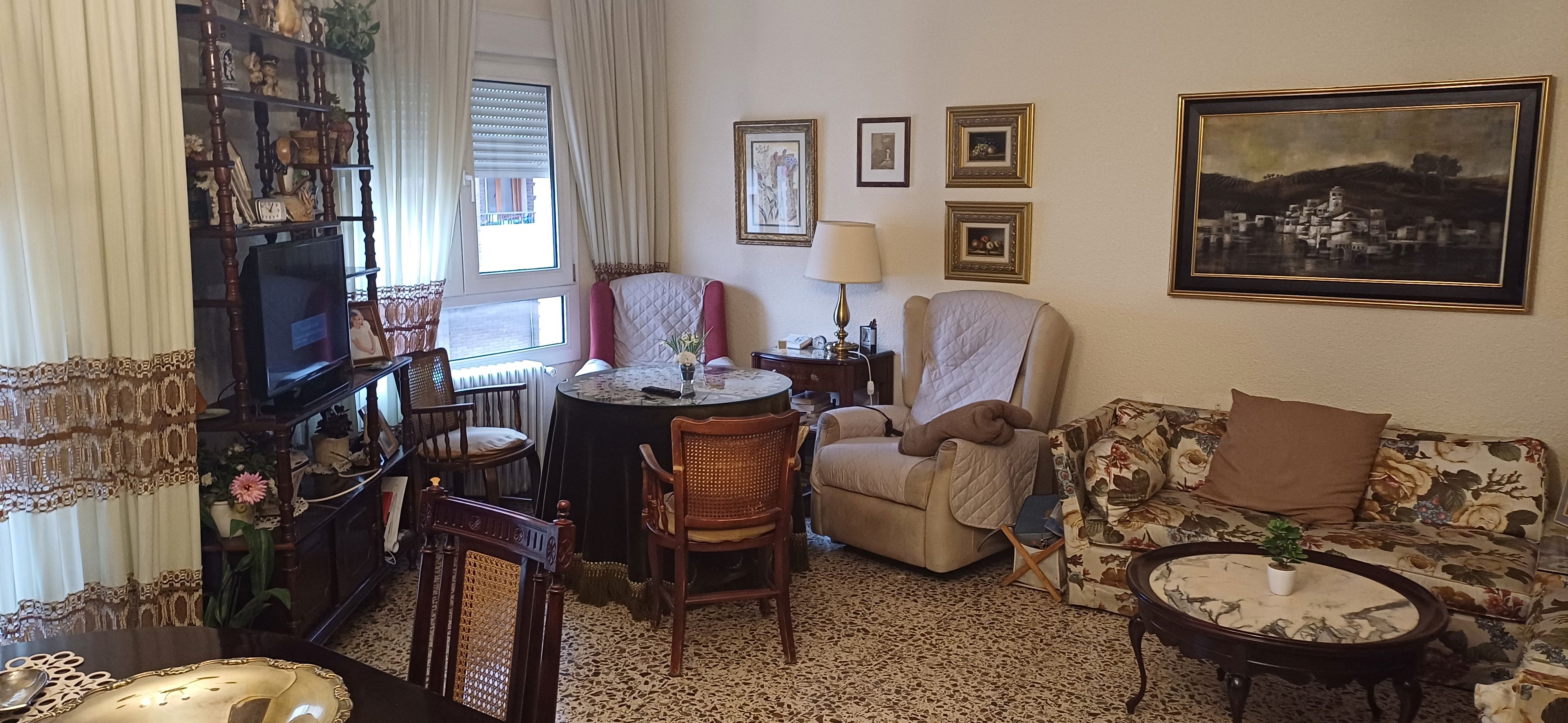 PISO GRANDE CON ASCENSOR SUPER CENTRICO Y EN YECLA