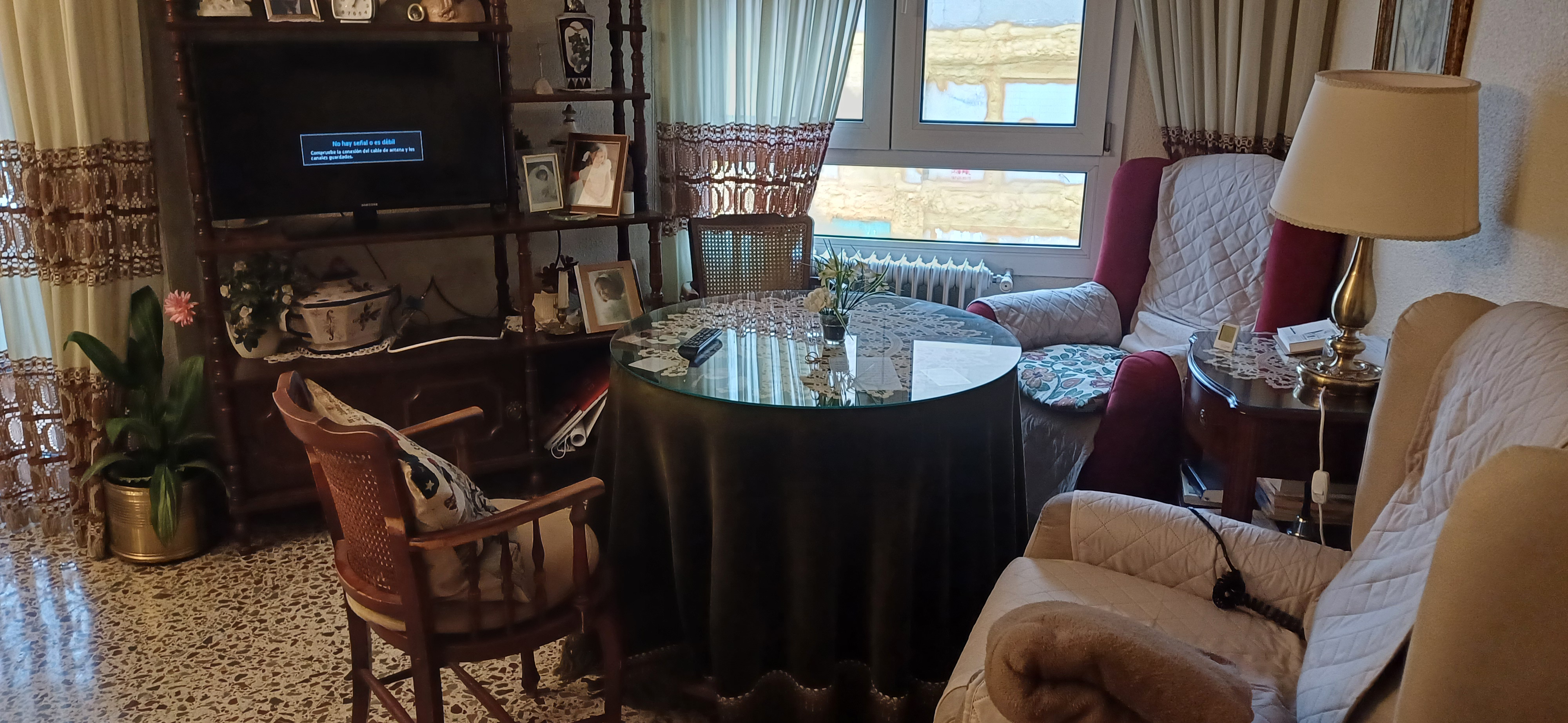 PISO GRANDE CON ASCENSOR SUPER CENTRICO Y EN YECLA