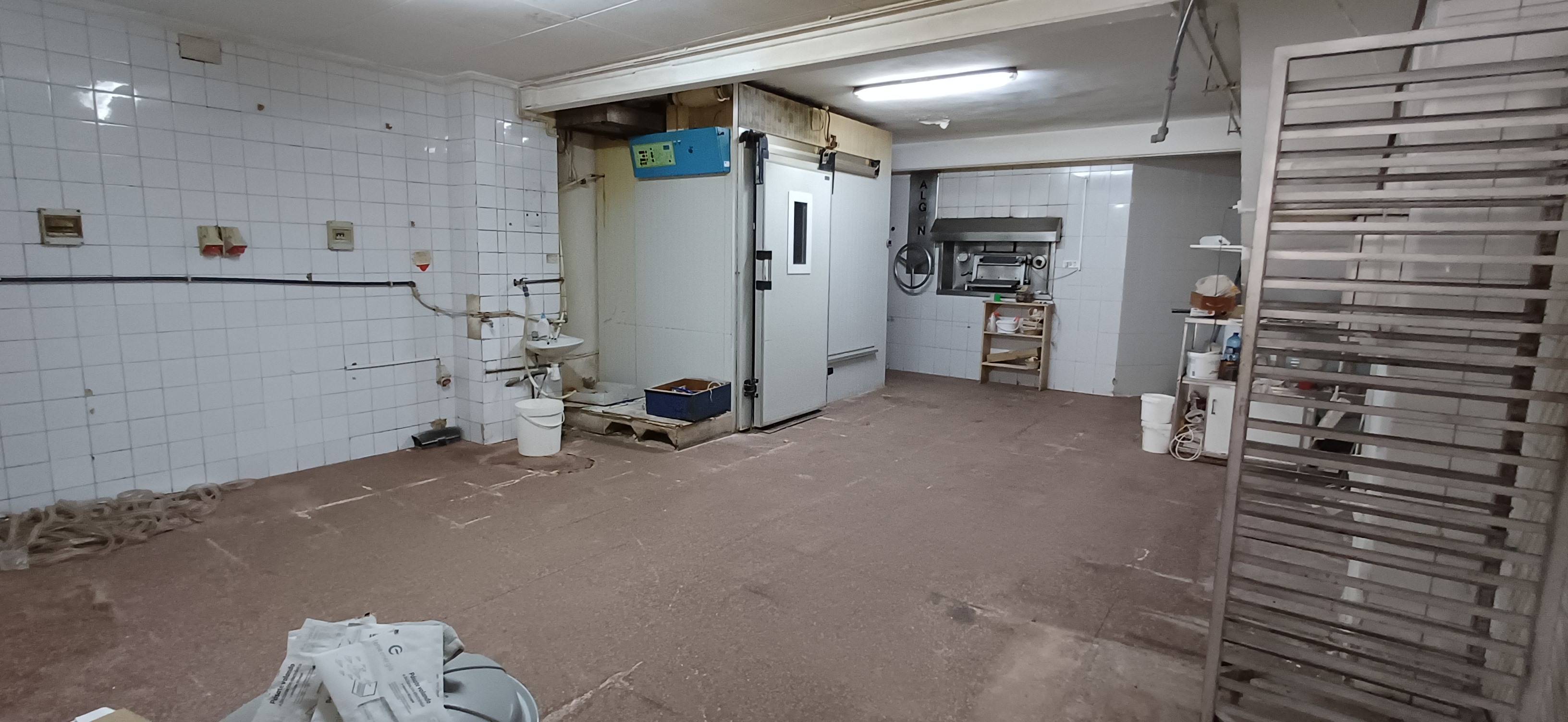 CASA EN 2 PLANTAS INDEPENDIENTE PARA HACER ARREGLOS Y EN YECLA