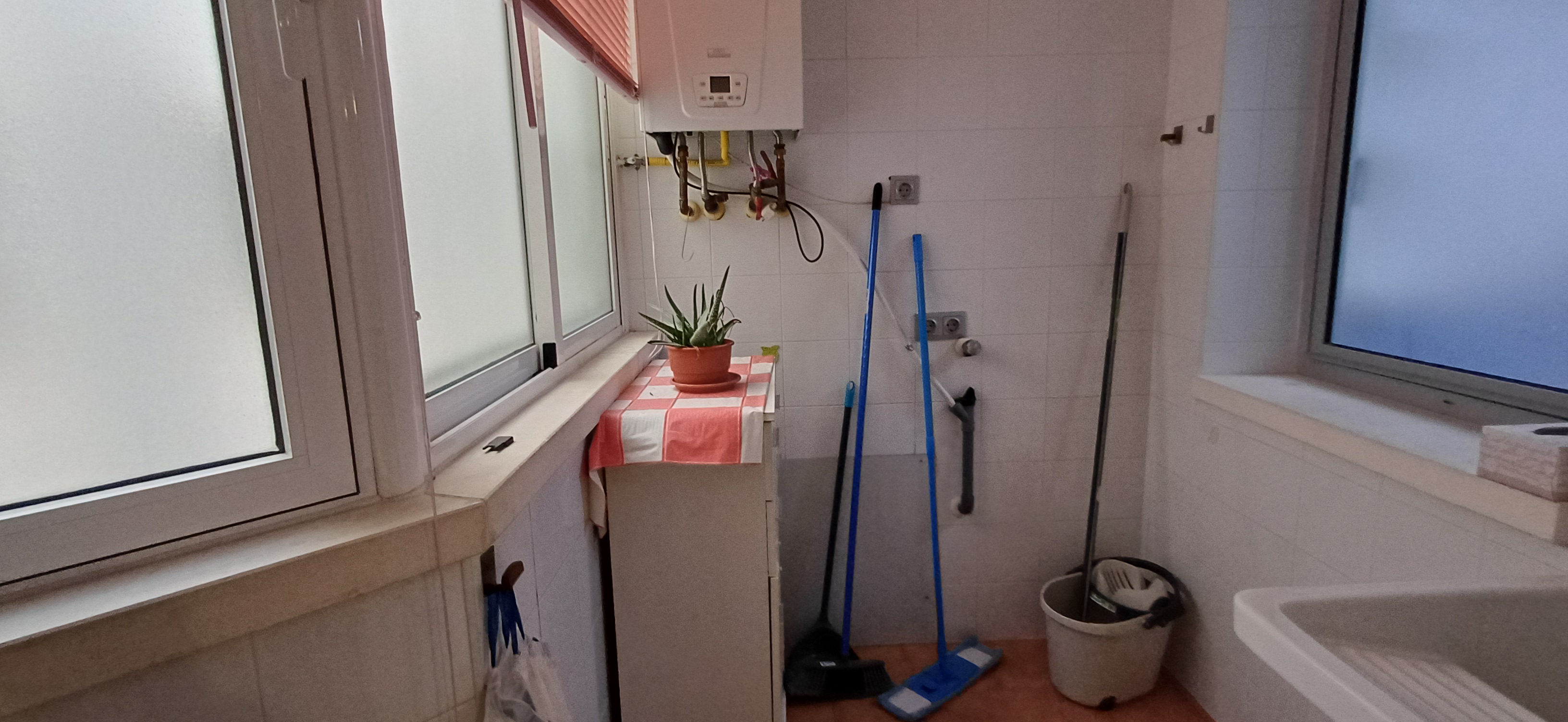 PISO MUY NUEVO EN ZONA PLAZA DE TOROS Y EN YECLA