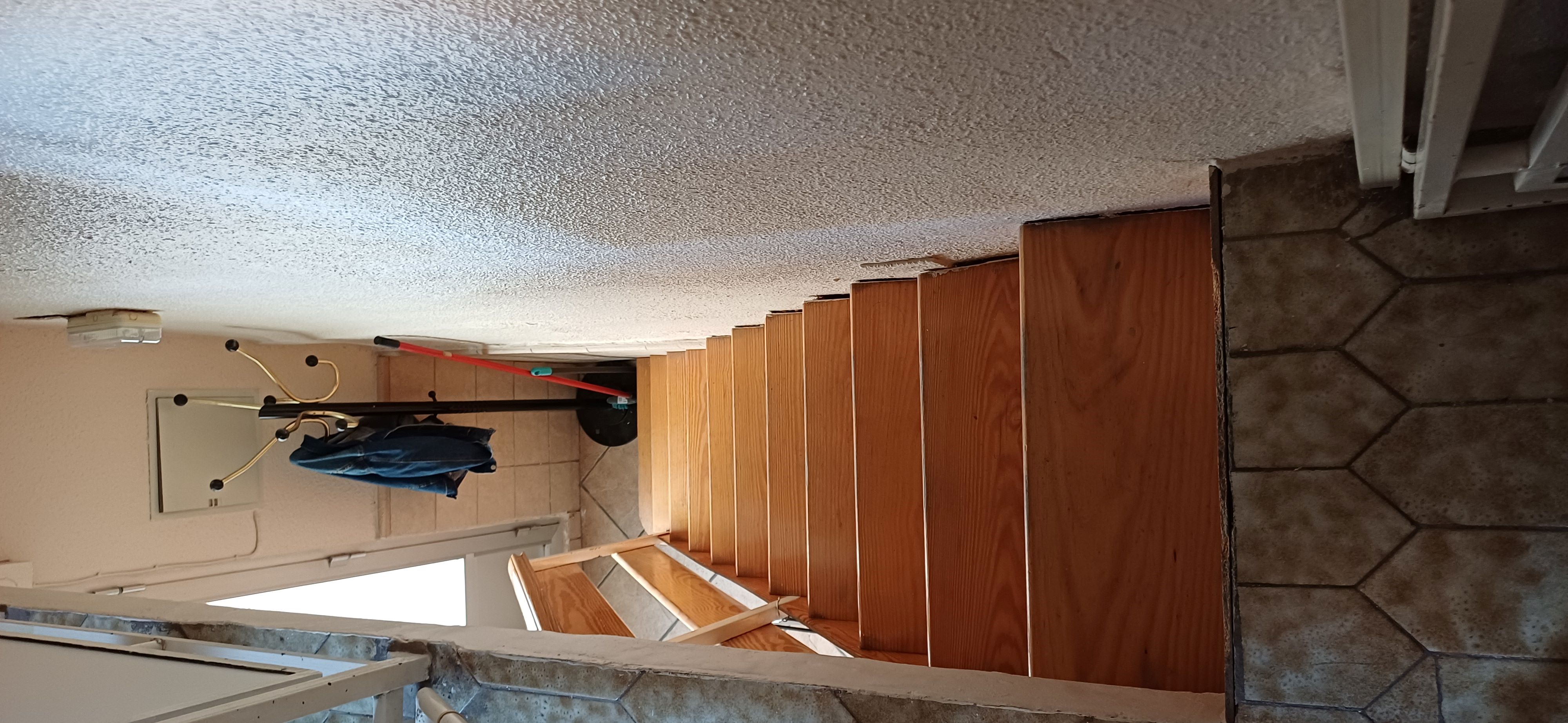 CASA PEQUEÑA EN 2 PLANTAS CON 34 METROS EN YECLA