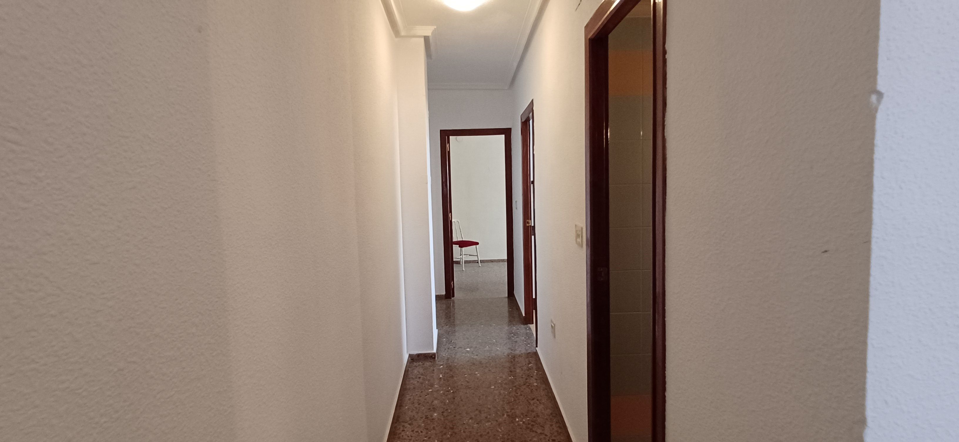 PISO POR PLAZA DE SAN CAYETANO CON ASCENSOR Y EN YECLA