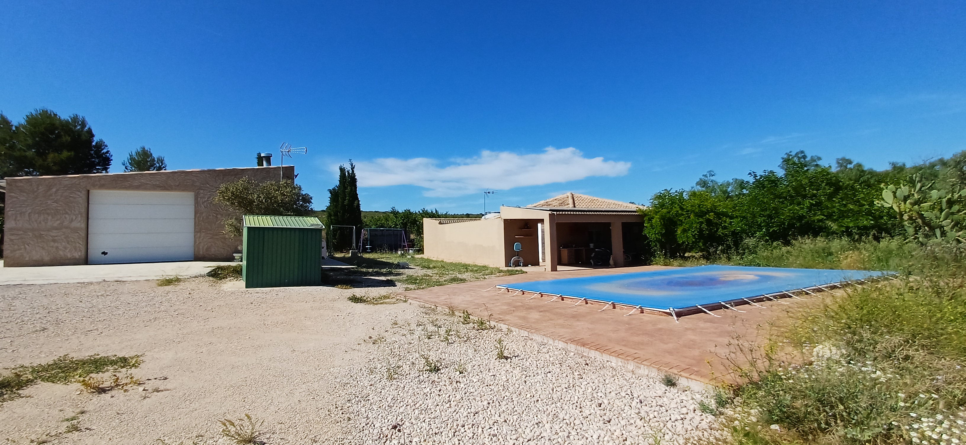 CHALET PARA ENTRAR A VIVIR EN ALTOS DE CAUDETE Y EN YECLA