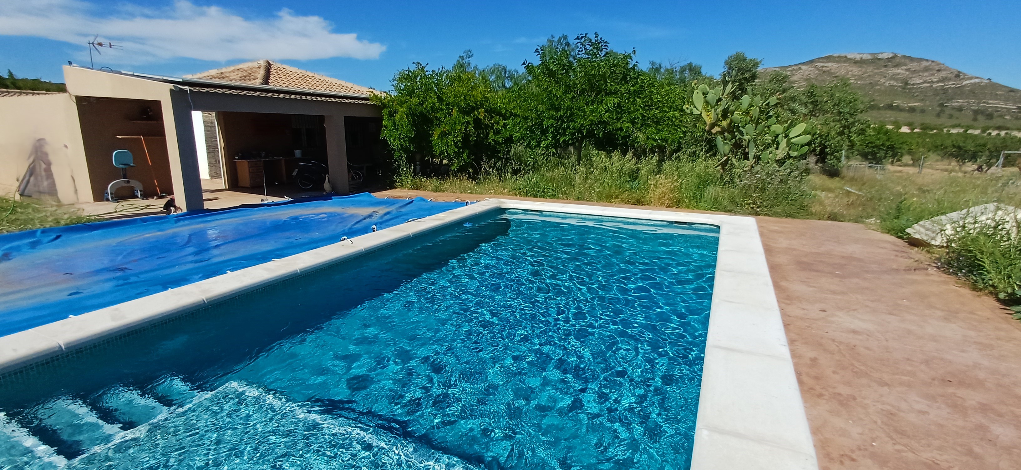 CHALET PARA ENTRAR A VIVIR EN ALTOS DE CAUDETE Y EN YECLA