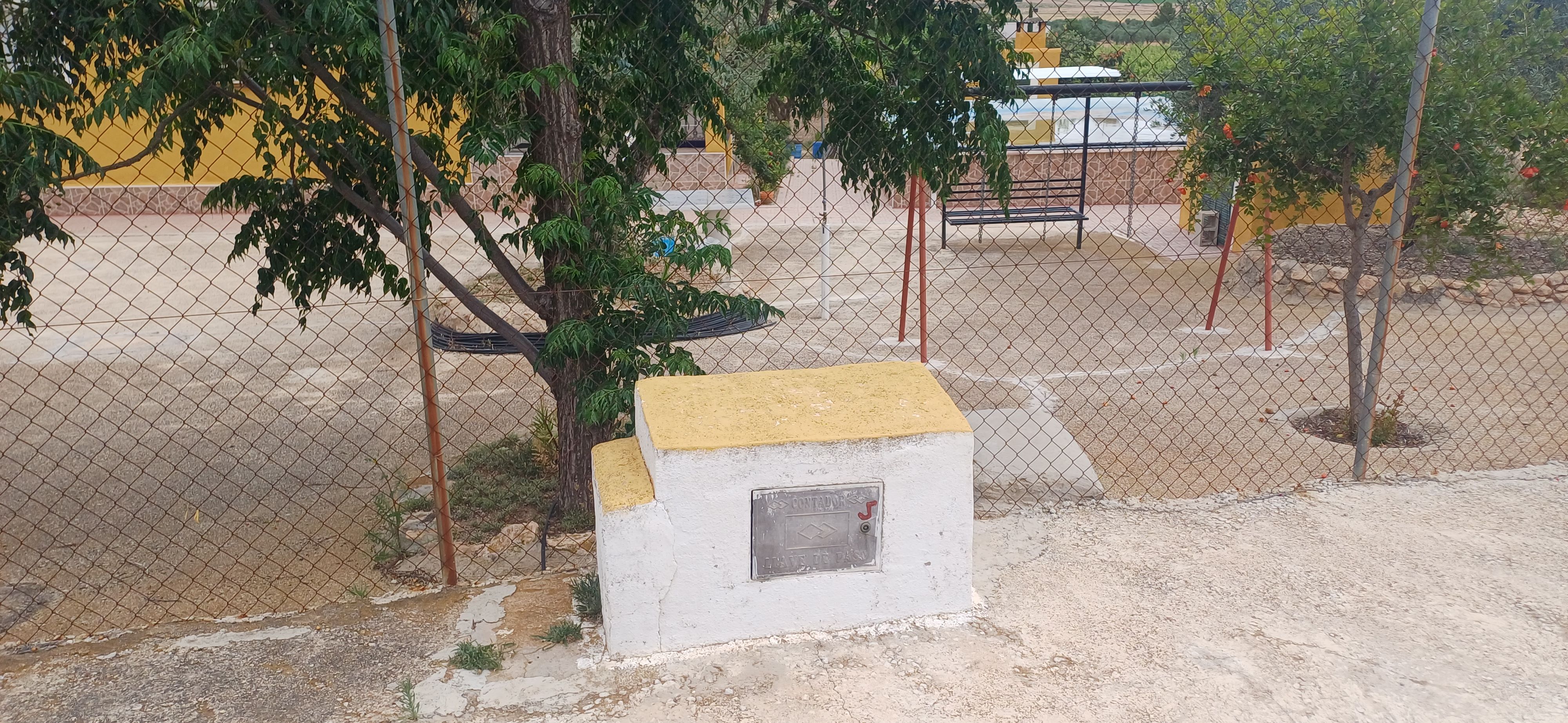 CHALET AMUEBLADO CERCA PARA VIVIR Y DE YECLA