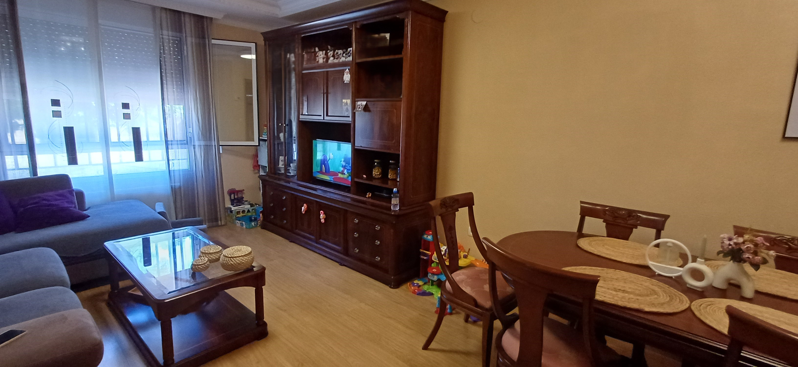 CASA DUPLEX EN UNA PLAZA CON 2 GARAJES Y EN YECLA