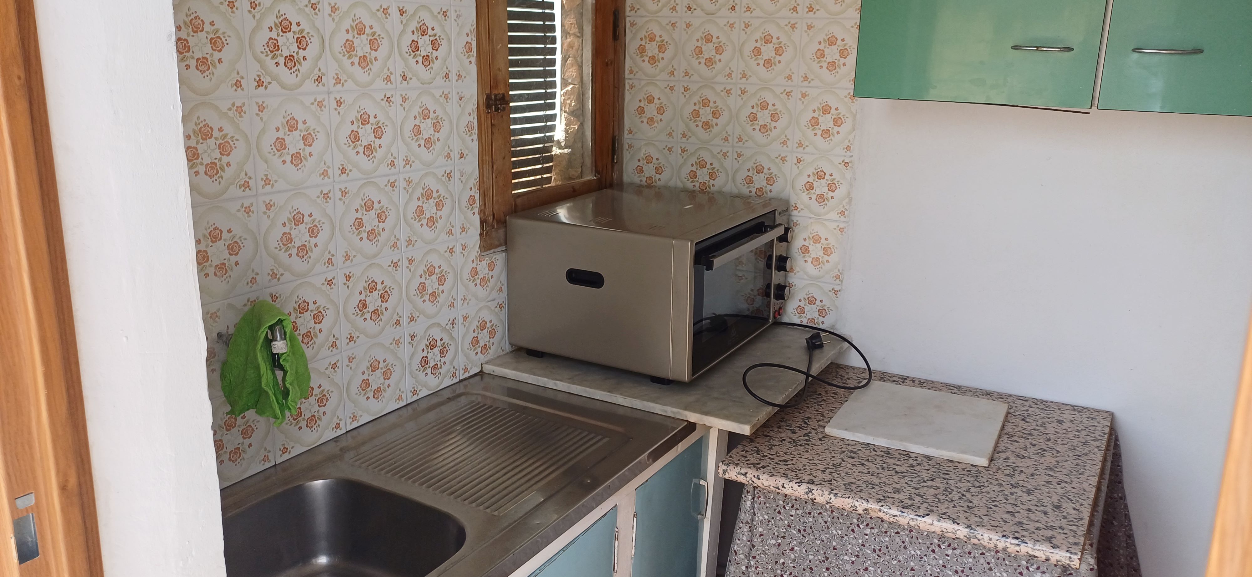 CHALET MUY CERCA DE YECLA, CON PISCINA Y AMUEBLADO