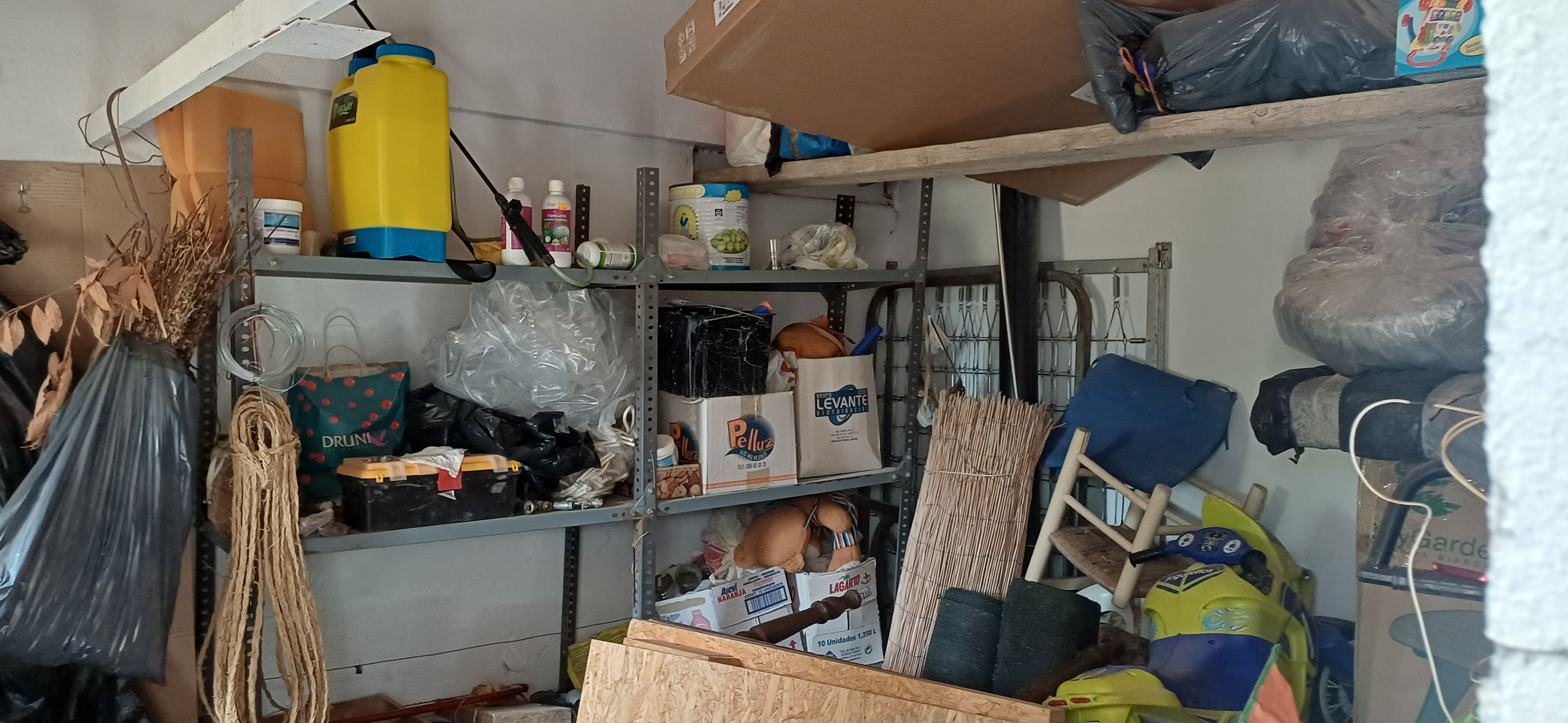 CHALET MUY CERCA DE YECLA, CON PISCINA Y AMUEBLADO