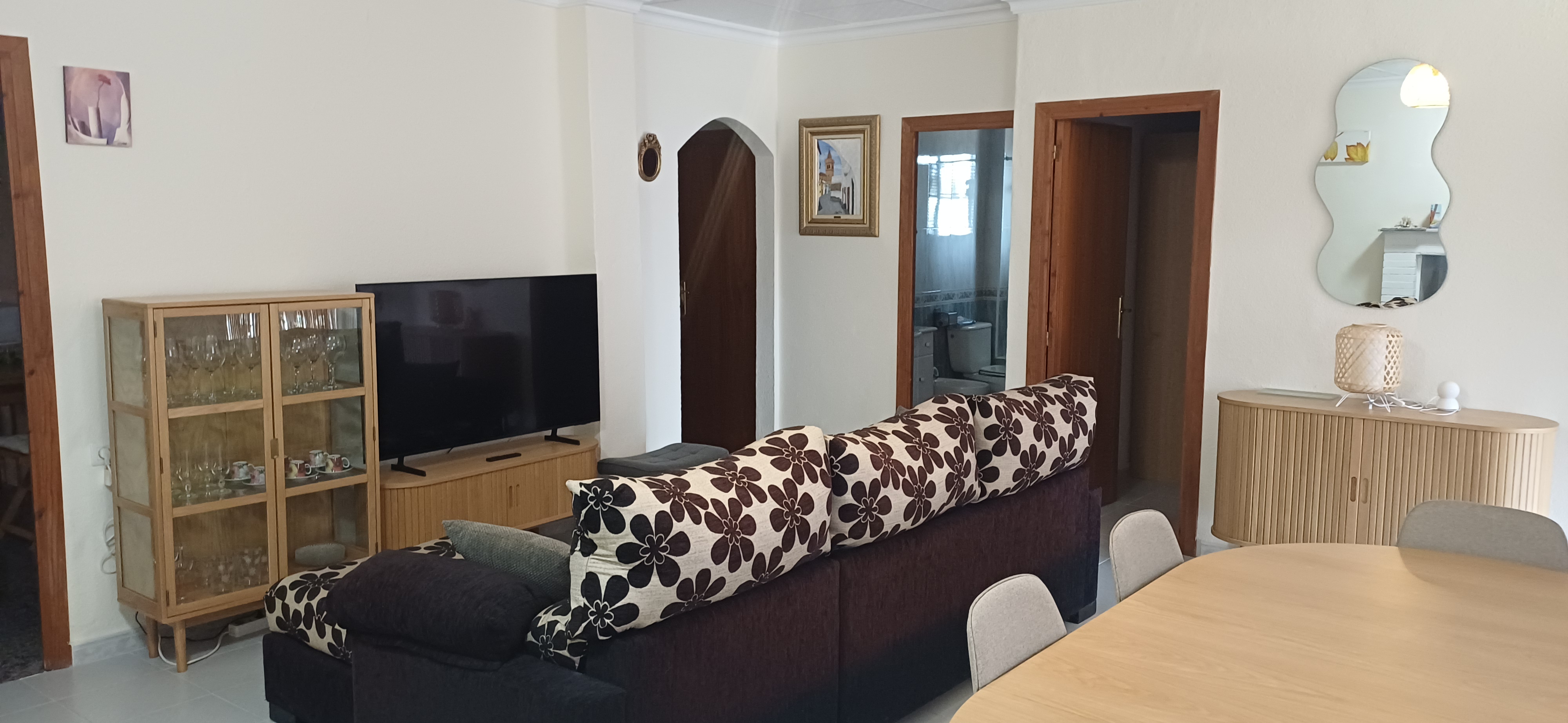 CHALET MUY CERCA DE YECLA, CON PISCINA Y AMUEBLADO