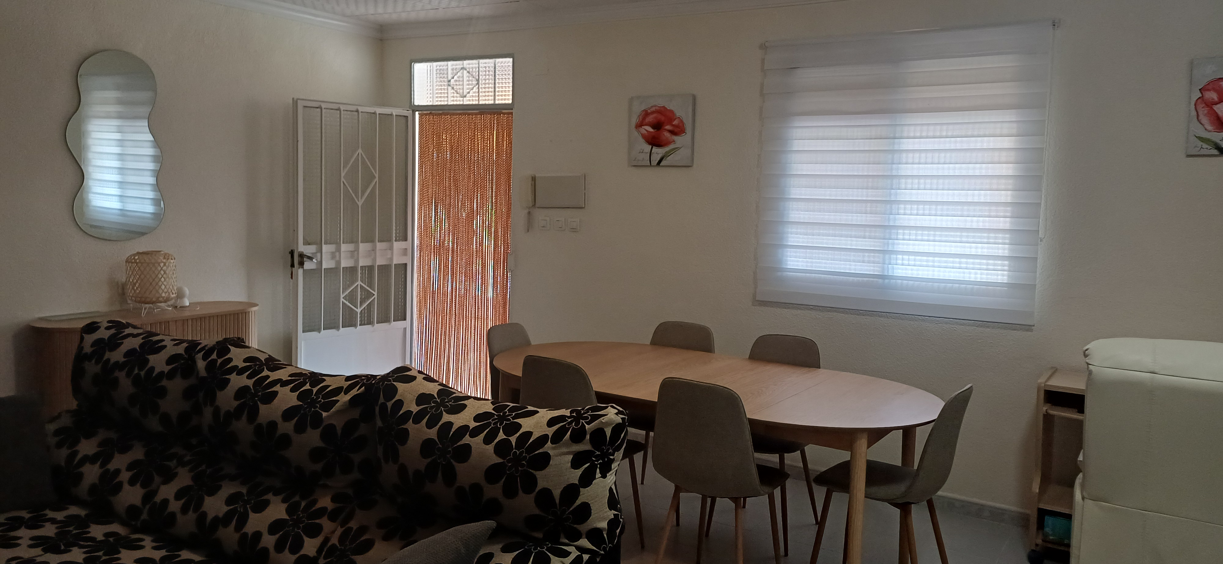 CHALET MUY CERCA DE YECLA, CON PISCINA Y AMUEBLADO