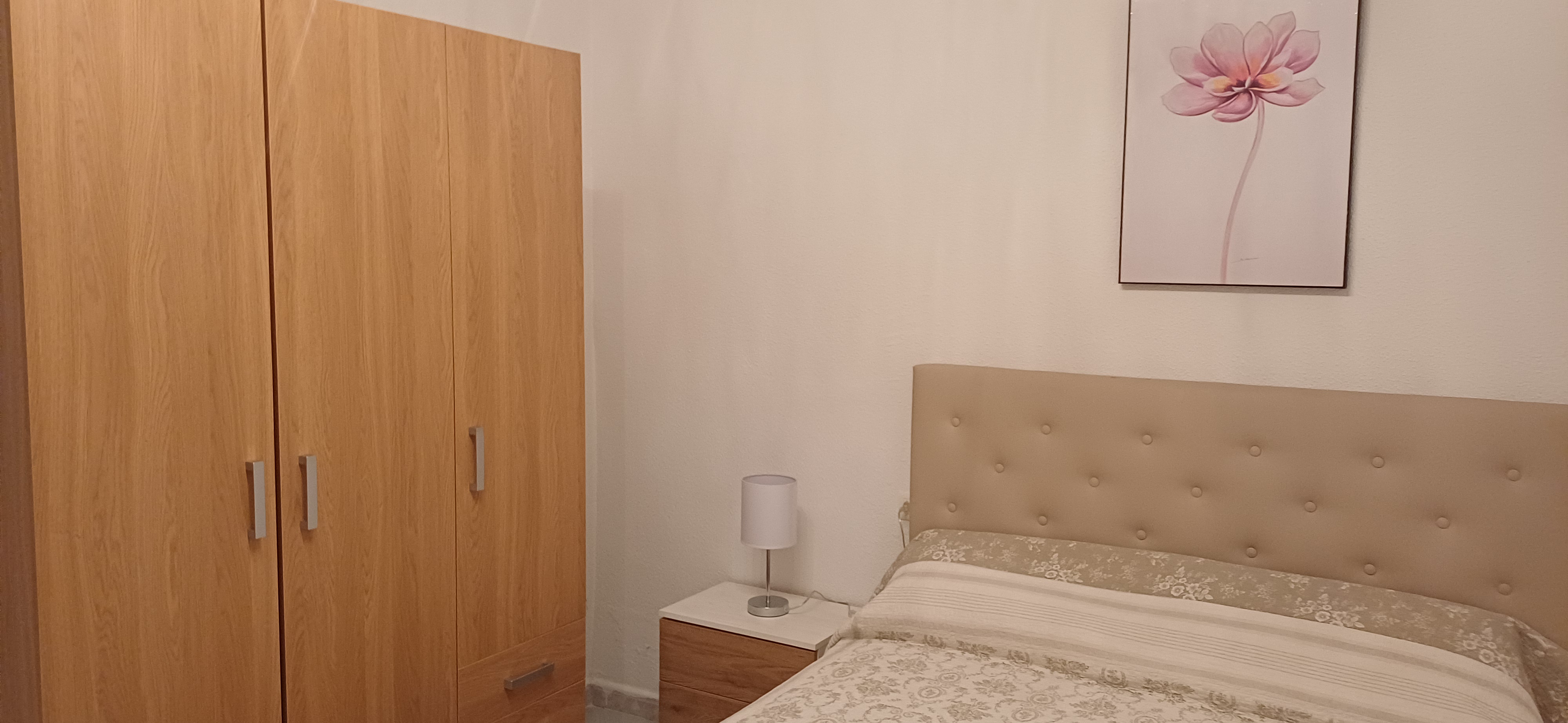 CHALET MUY CERCA DE YECLA, CON PISCINA Y AMUEBLADO