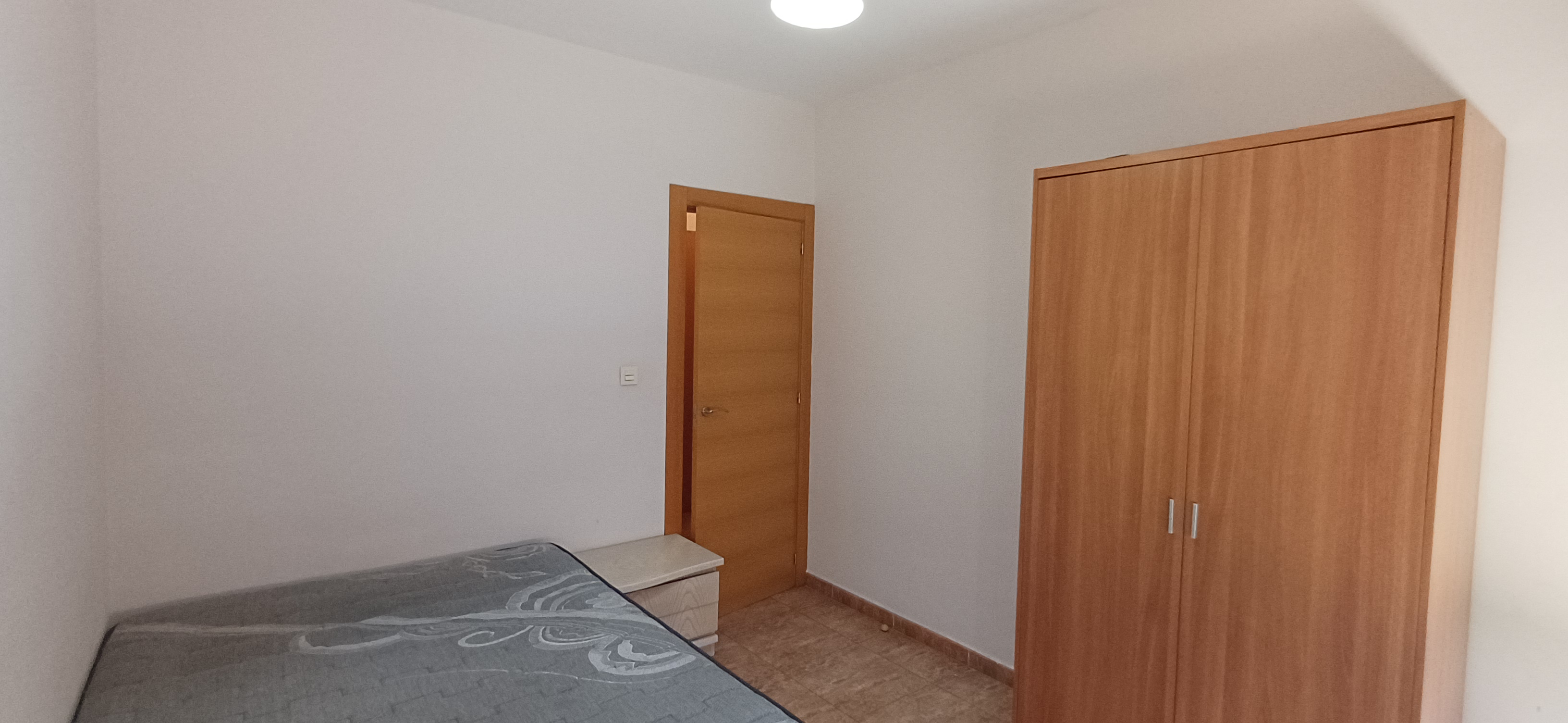 VIVIENDA EN ESQUINA CON TERRAZA GRANDE Y CENTRICA EN YECLA