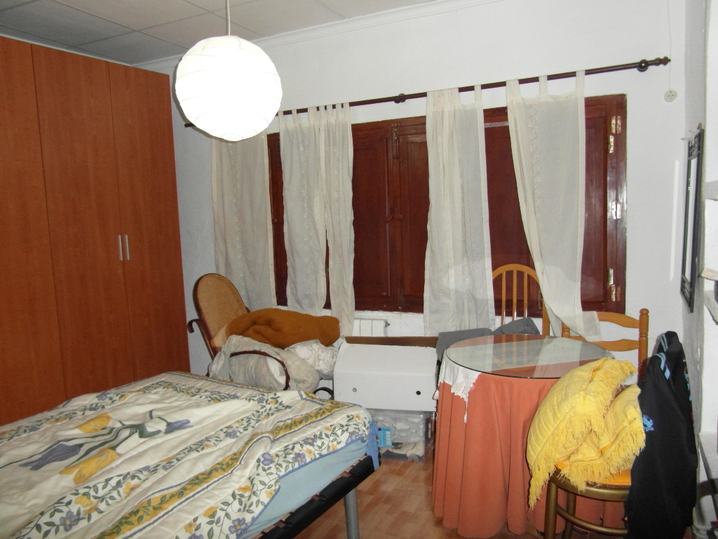 CHALET A 1 KM DE YECLA PARA VIVIR TODO EL AÑO