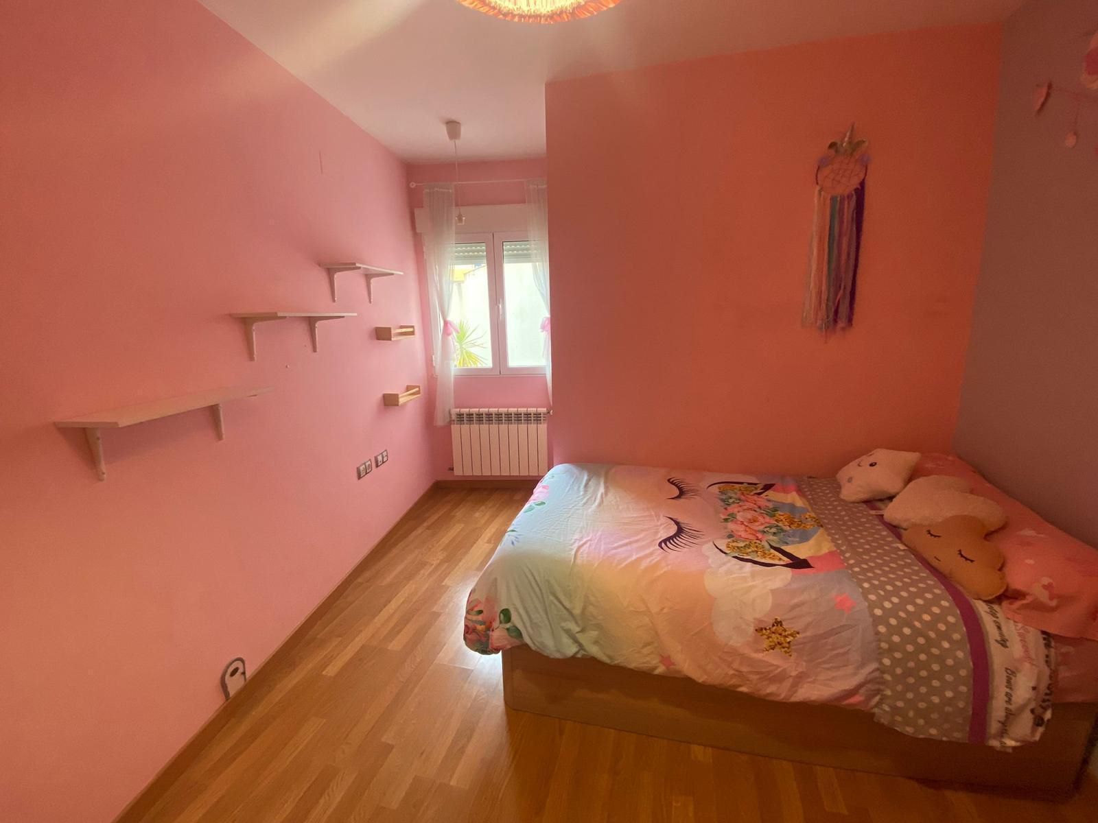 PISO SEMI NUEVO CON ASCENSOR Y PLAZA DE GARAJE EN YECLA