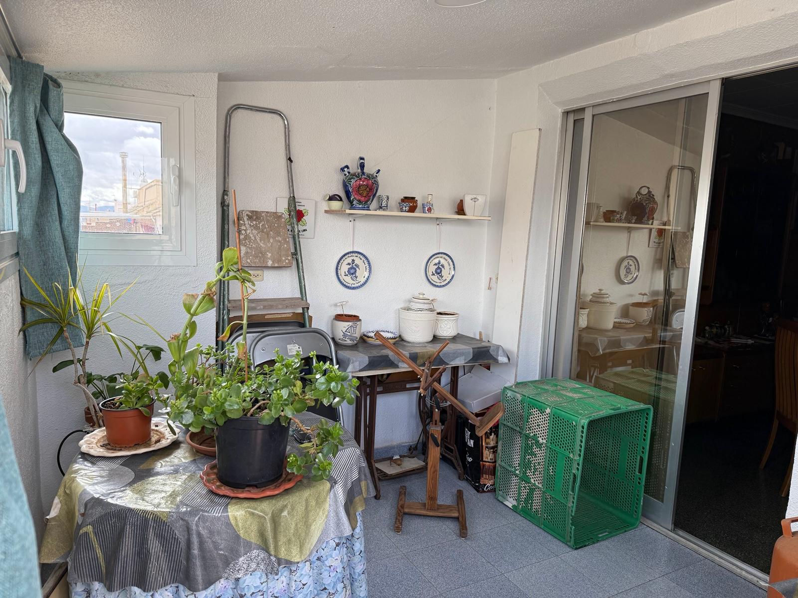 PISO ATICO CON ASCENSOR CERCA DE PLAZA DE SAN CAYETANO Y EN YECLA