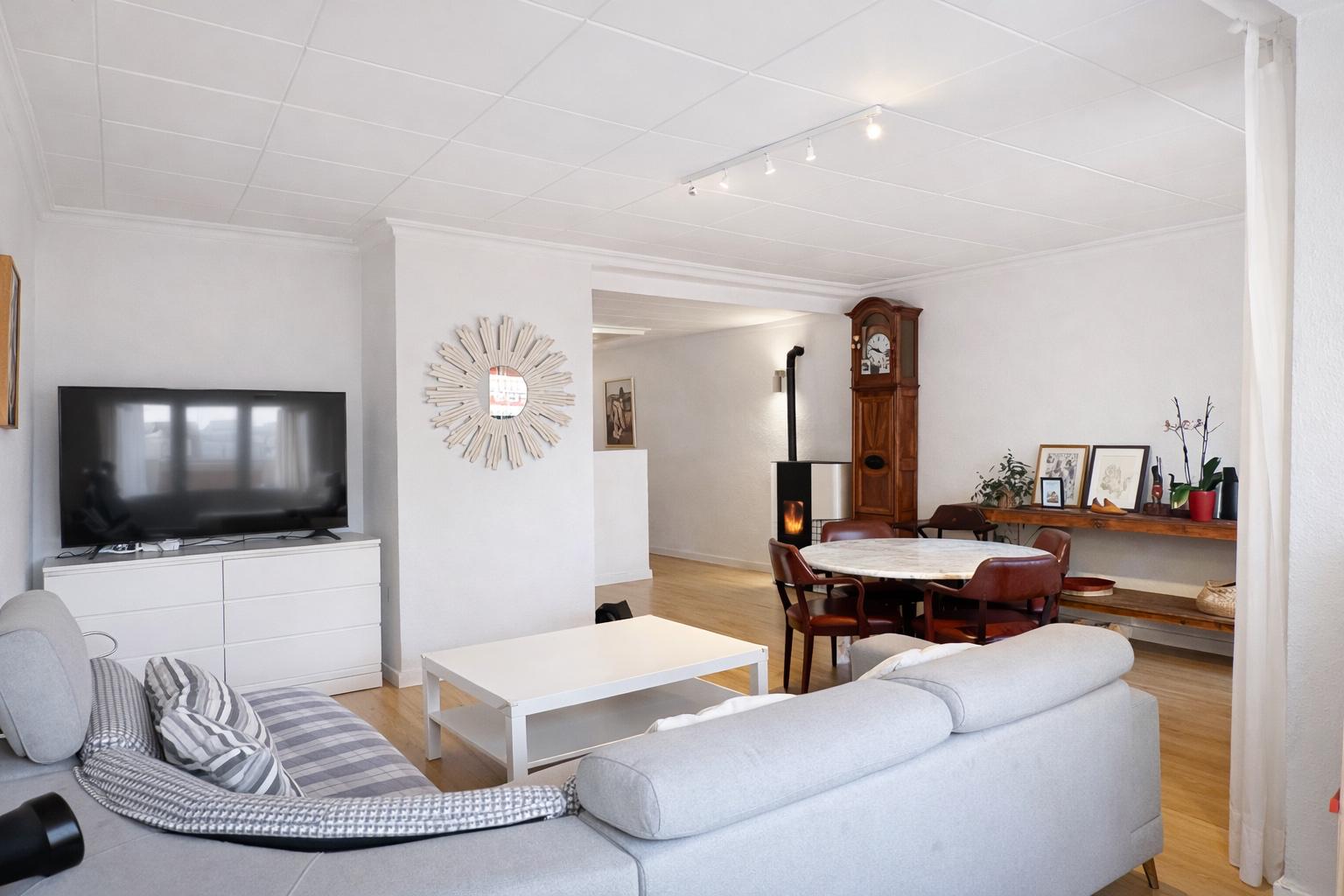 PISO CON ASCENSOR REFORMADO Y MUY CENTRICO EN YECLA