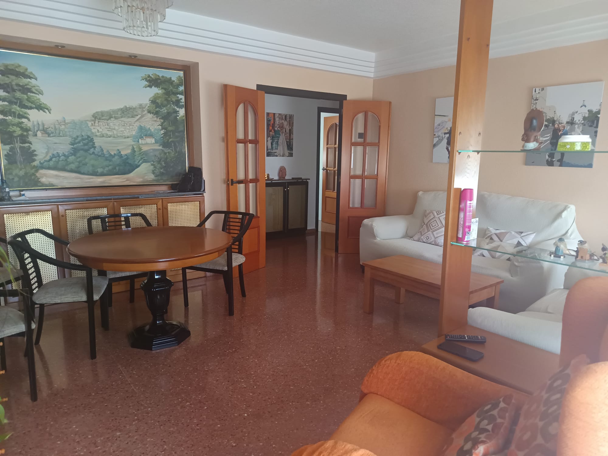 PISO CON REFORMAS CENTRICO Y EN YECLA