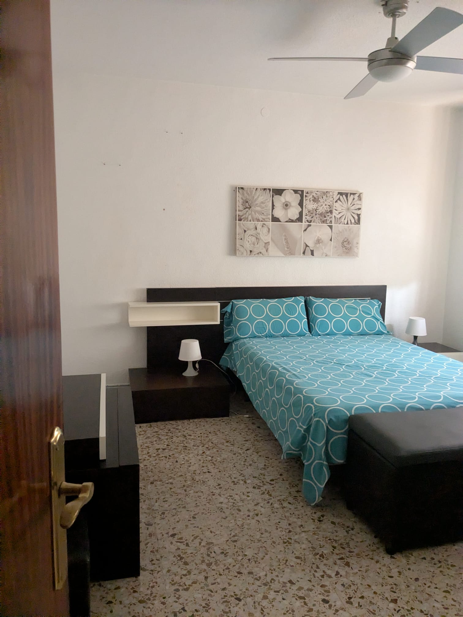 CHALET A 3 KM DE YECLA CON NAVE INDUSTRIAL