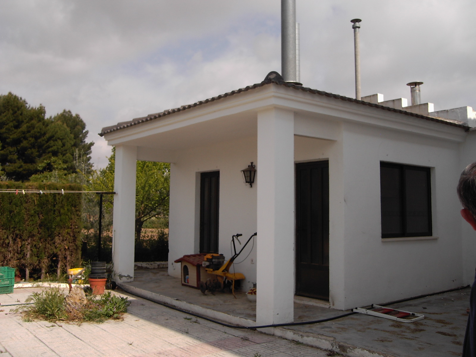 CHALET A 1 KM. CARRETERA DE ALMANSA