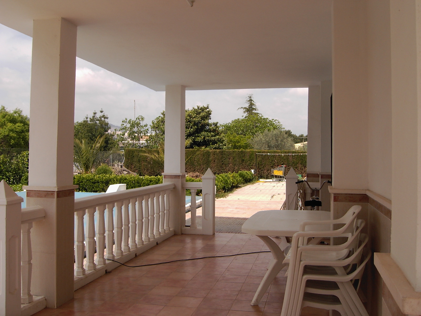 CHALET A 1 KM. CARRETERA DE ALMANSA