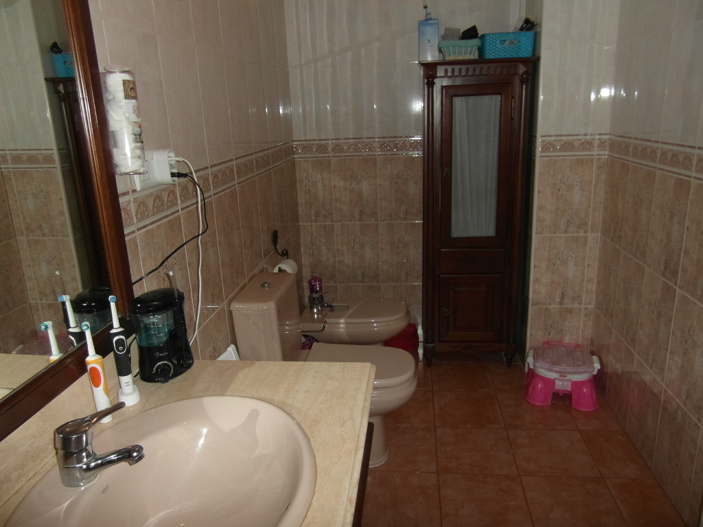 DUPLEX EN URBANIZACION CERRADA CON JARDIN Y EN YECLA