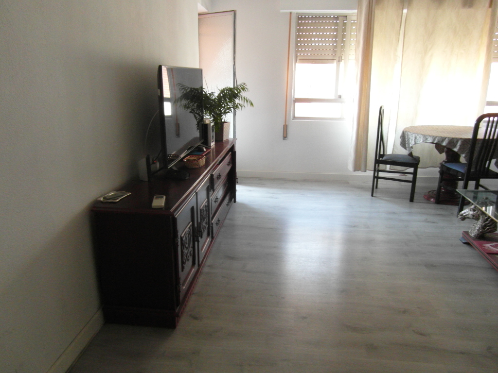 PISO CON REFORMAS BALCON GRANDE Y EN YECLA